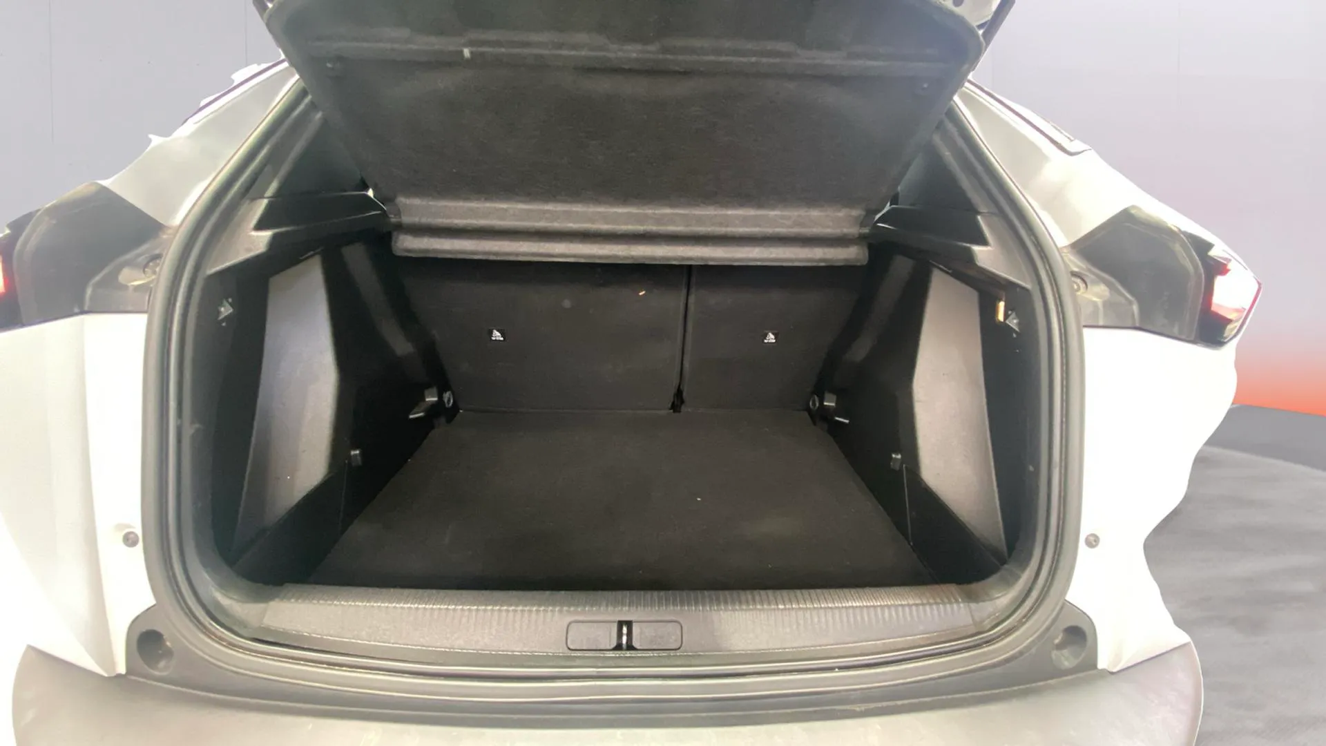 Peugeot 2008 Active PureTech 100 - foto 17