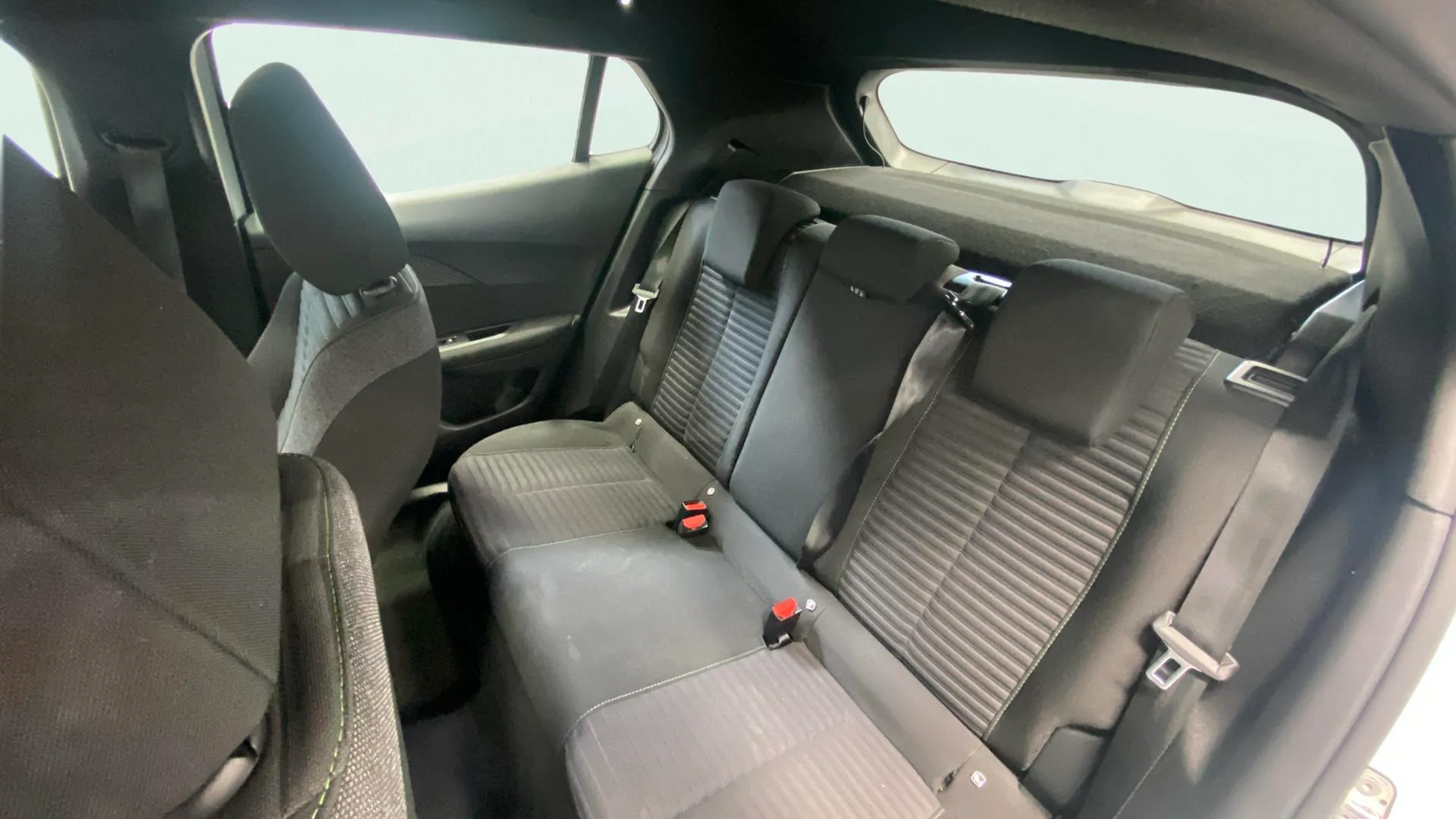 Peugeot 2008 Active PureTech 100 - foto 16