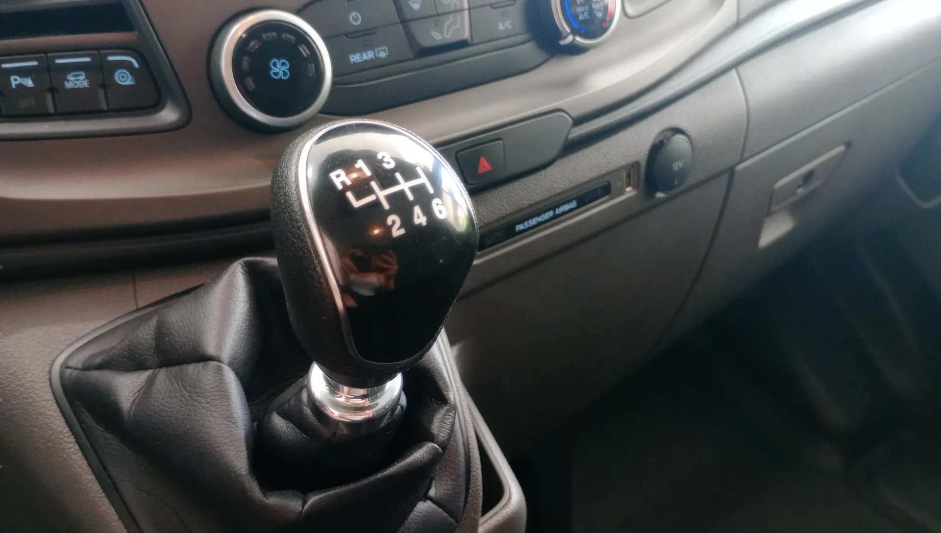 Ford Transit Custom Kombi 2.0 TDCi L1 Trend - foto 15