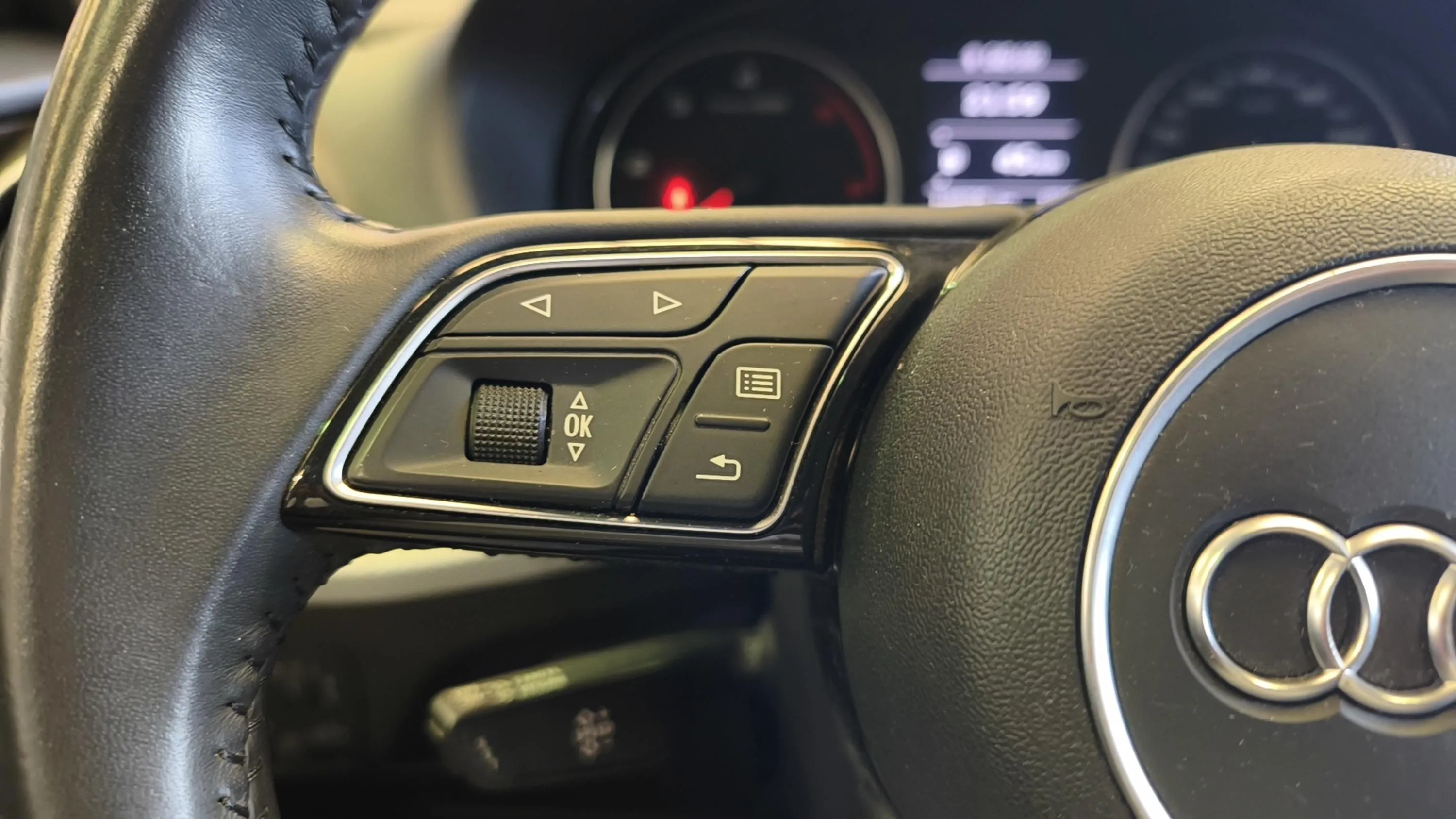 Audi Q2 Design 30 TDI - foto 19