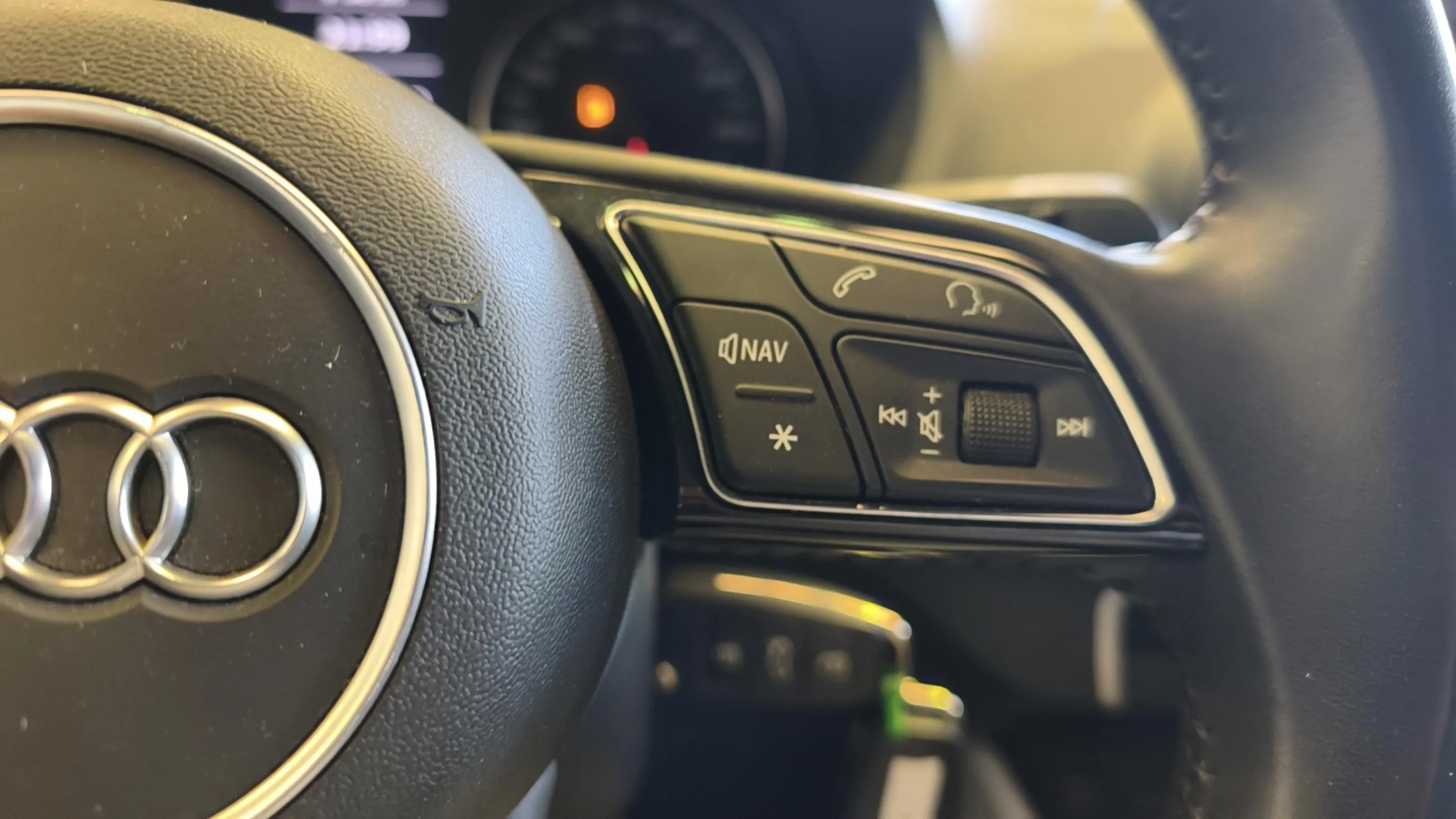 Audi Q2 Design 30 TDI - foto 20