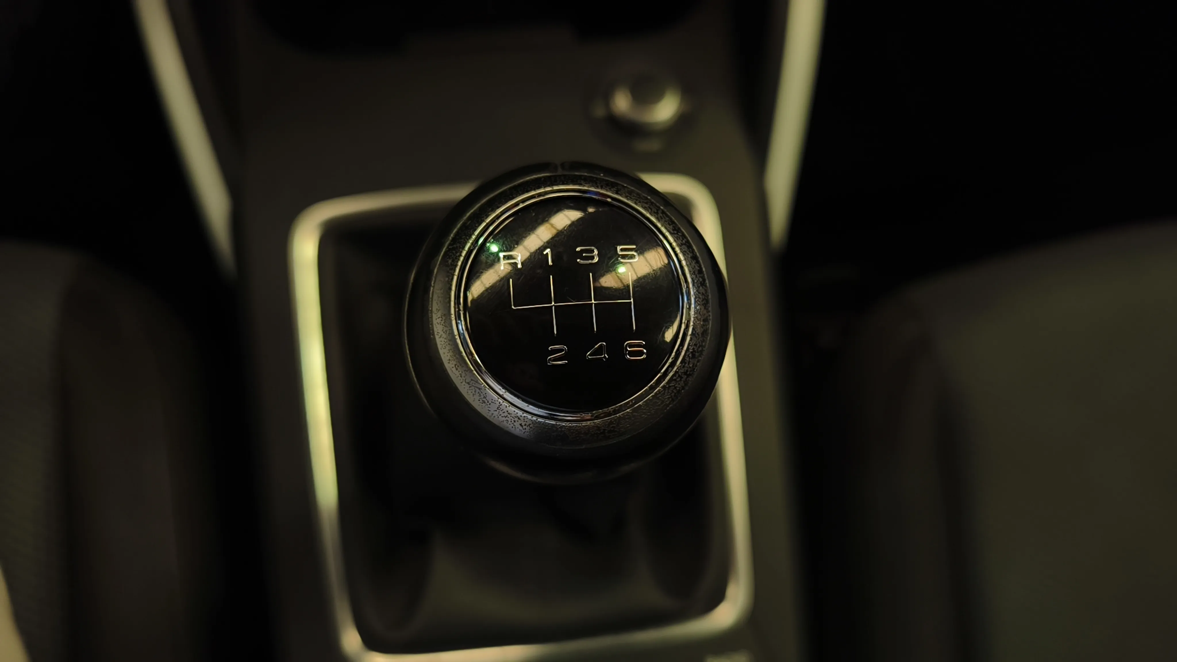 Audi Q2 Design 30 TDI - foto 29