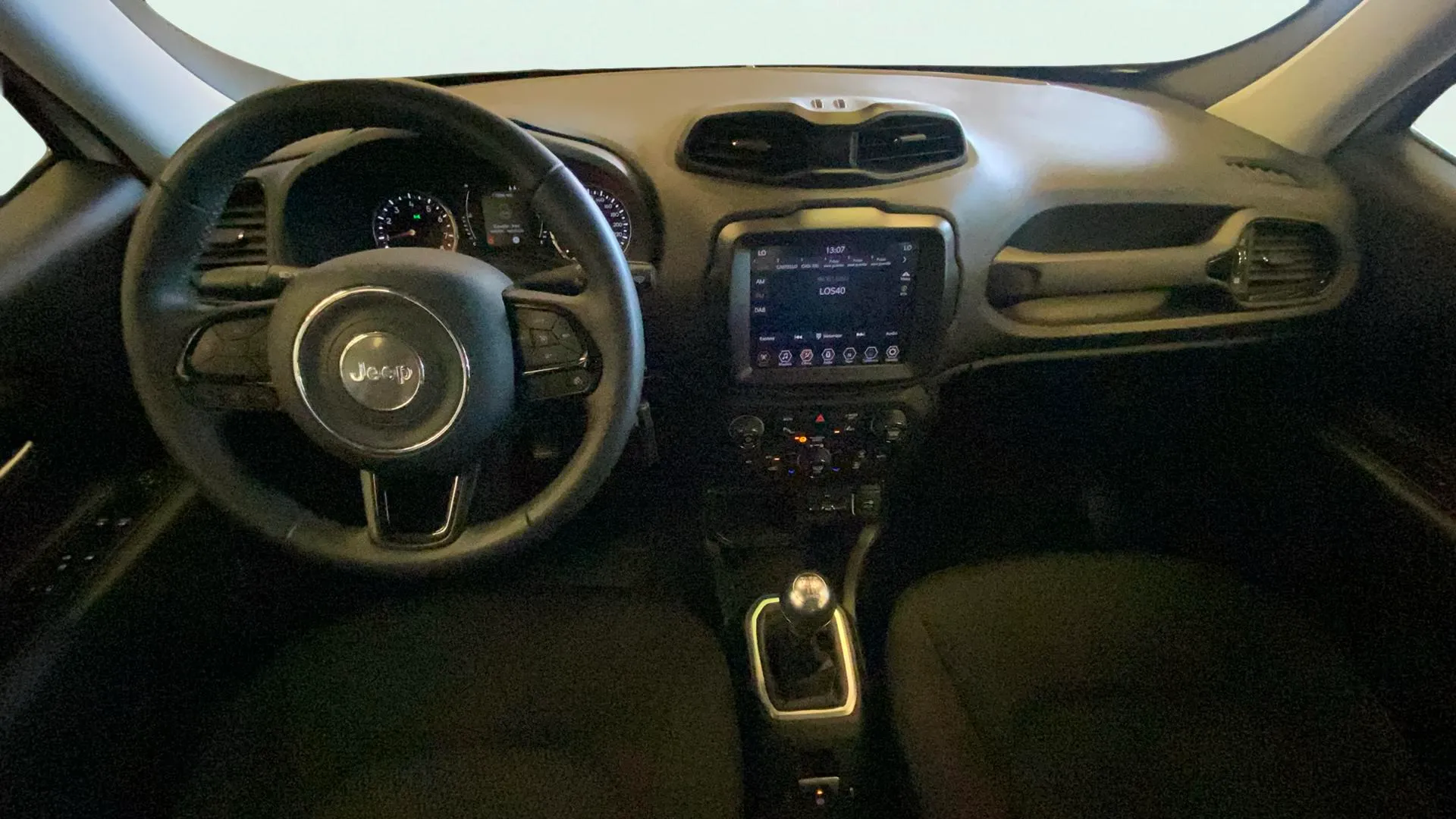 Jeep Renegade Night Eagle II 1.0G MT6 4x2 - foto 17