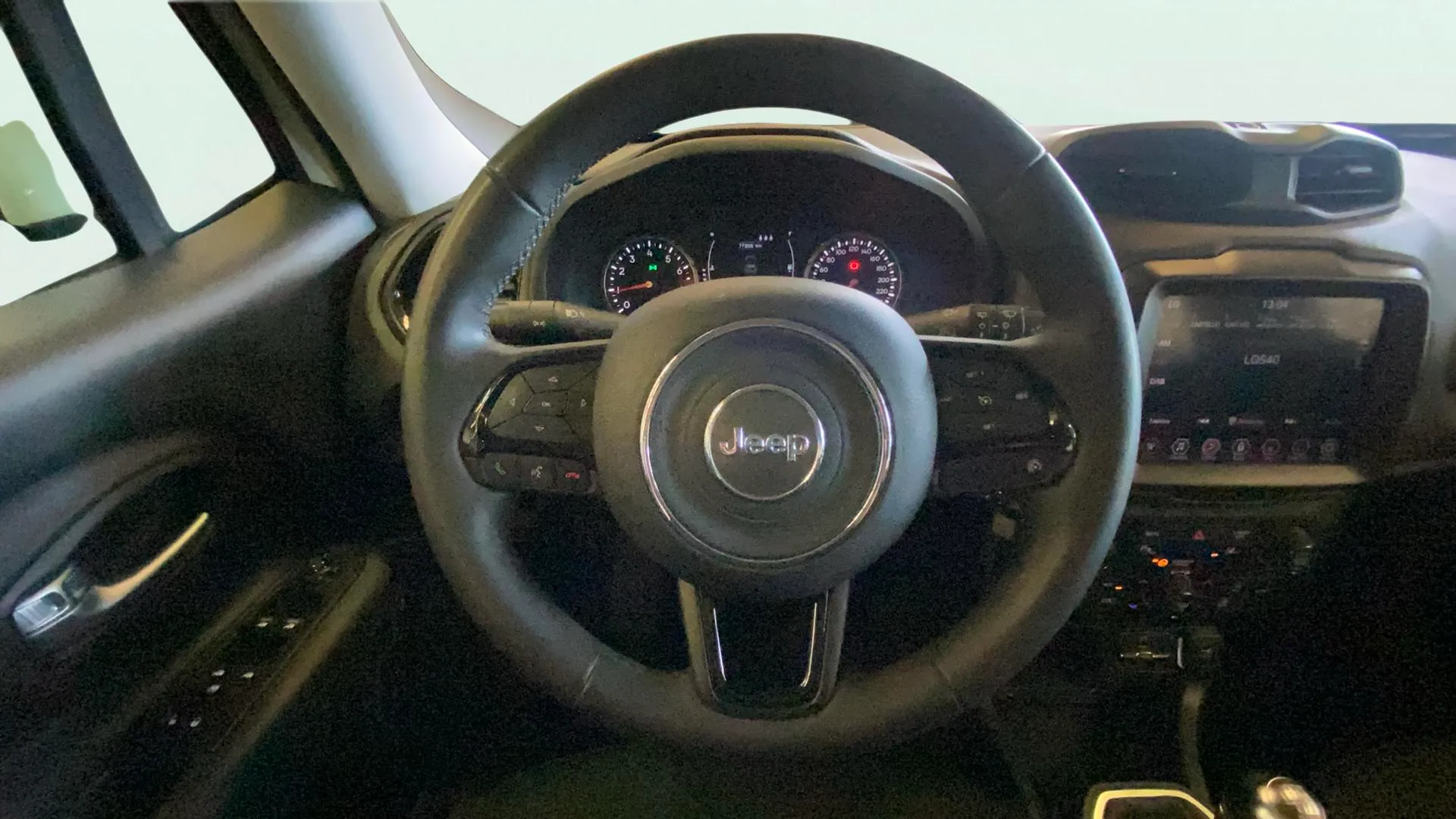 Jeep Renegade Night Eagle II 1.0G MT6 4x2 - foto 18