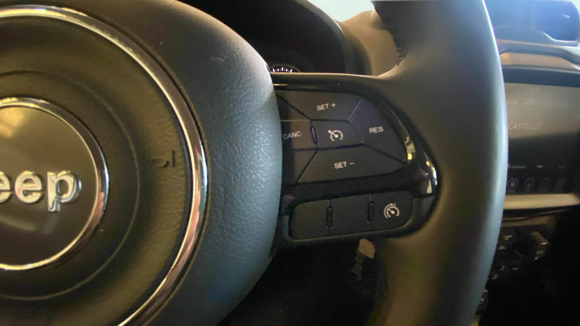 Jeep Renegade Night Eagle II 1.0G MT6 4x2 - foto 20