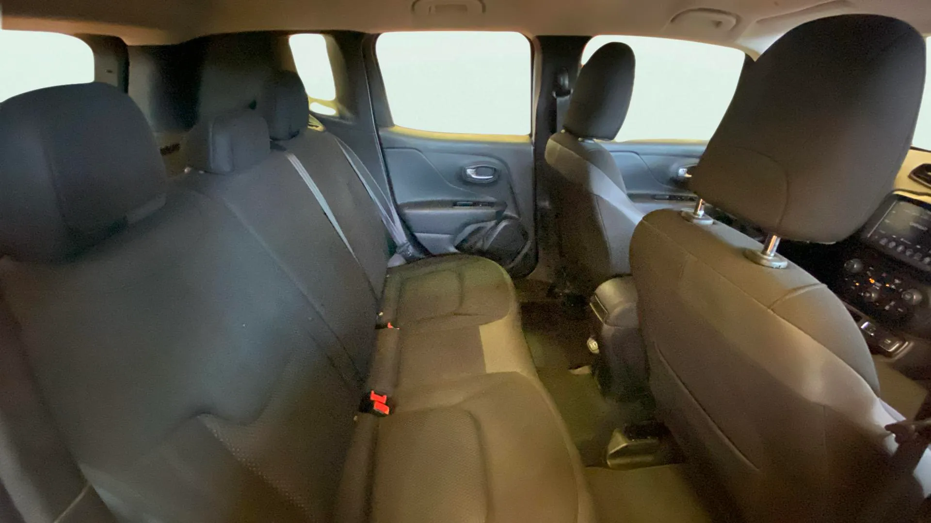 Jeep Renegade Night Eagle II 1.0G MT6 4x2 - foto 15