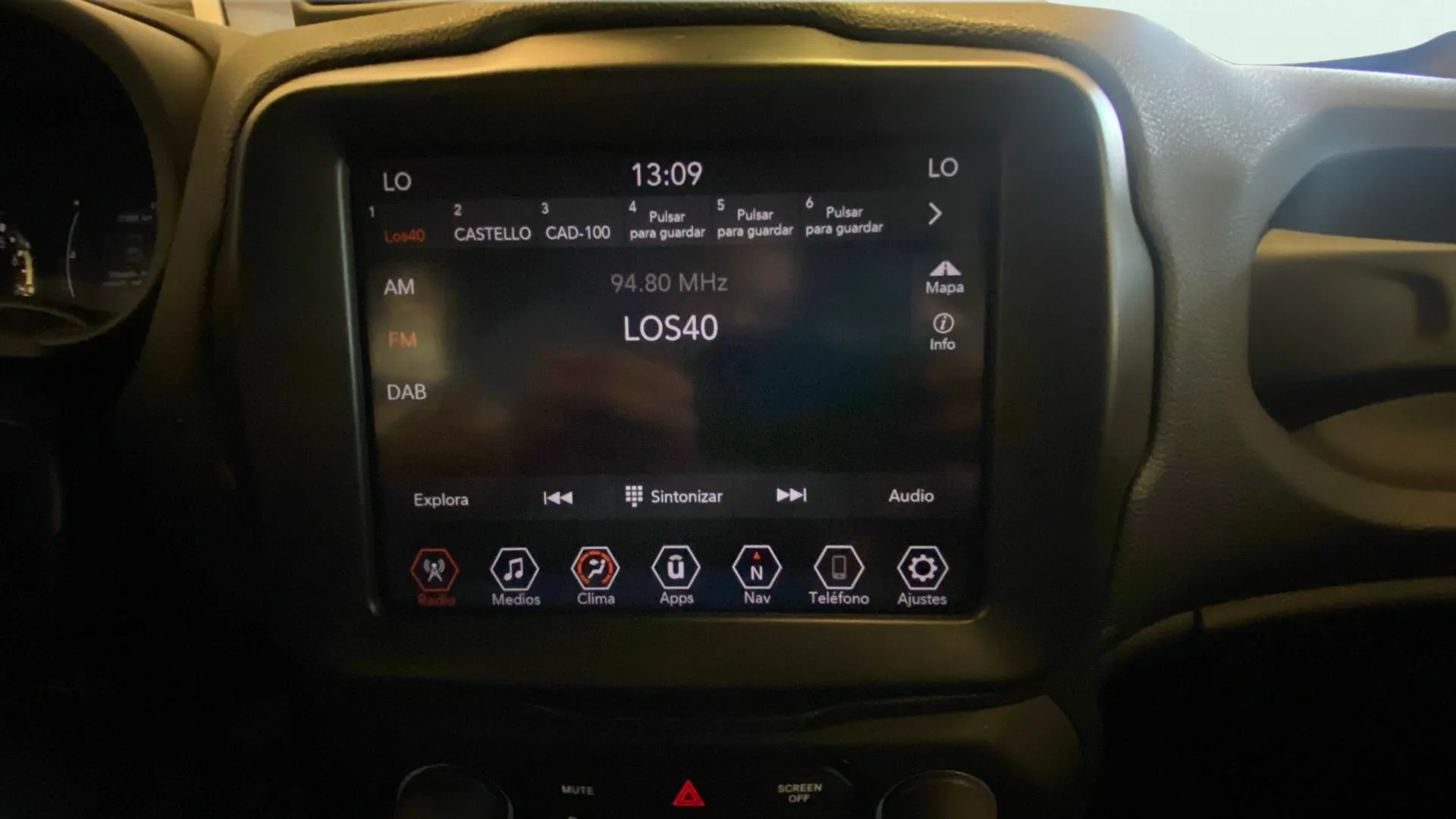 Jeep Renegade Night Eagle II 1.0G MT6 4x2 - foto 26
