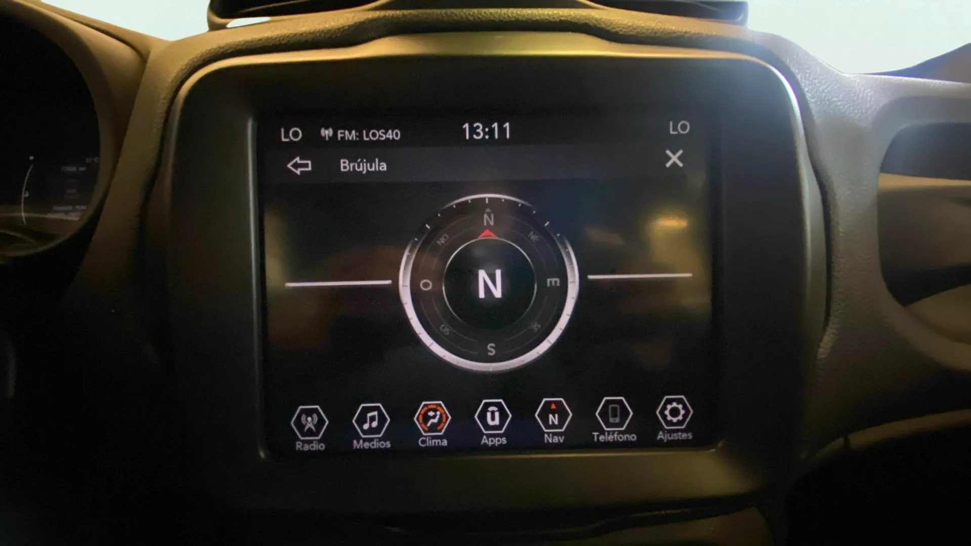 Jeep Renegade Night Eagle II 1.0G MT6 4x2 - foto 28