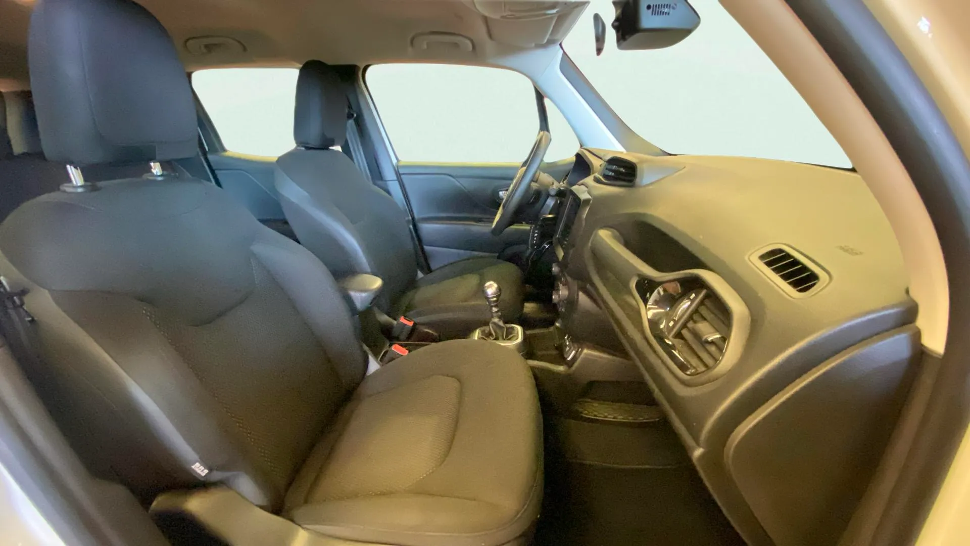Jeep Renegade Night Eagle II 1.0G MT6 4x2 - foto 12