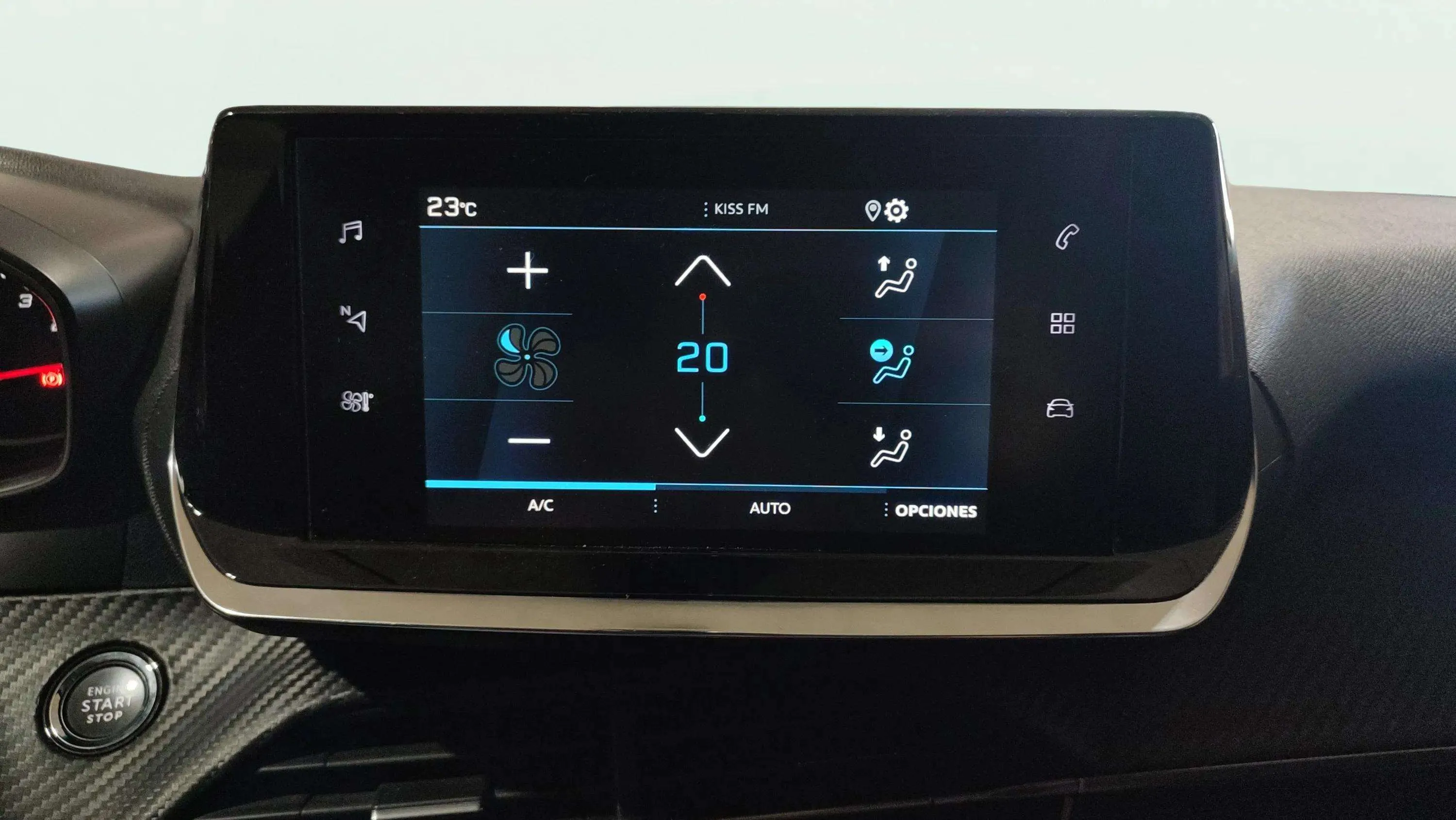 Peugeot 2008 Allure Pack PureTech 130 BVM6 - foto 11
