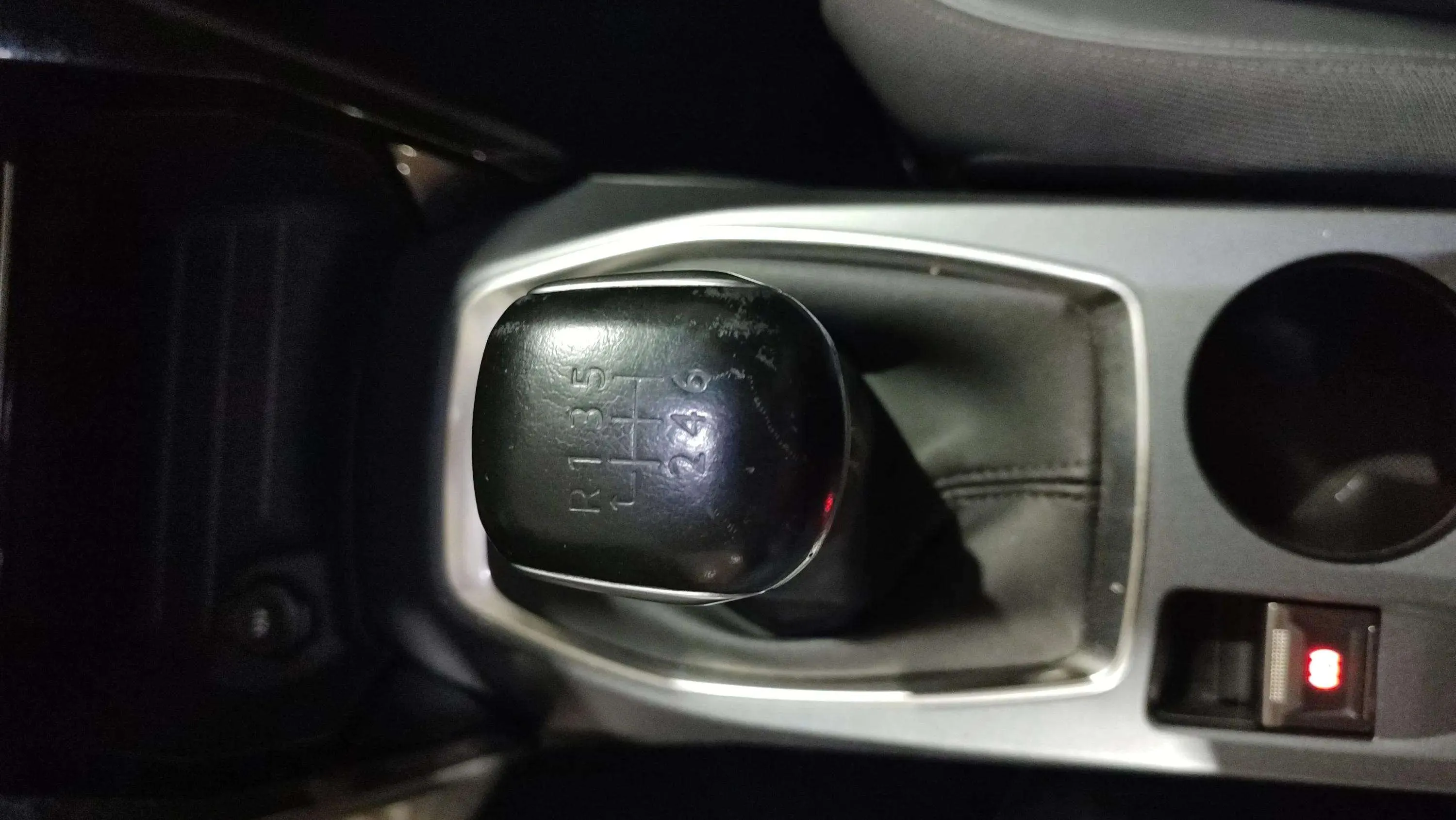 Peugeot 2008 Allure Pack PureTech 130 BVM6 - foto 14