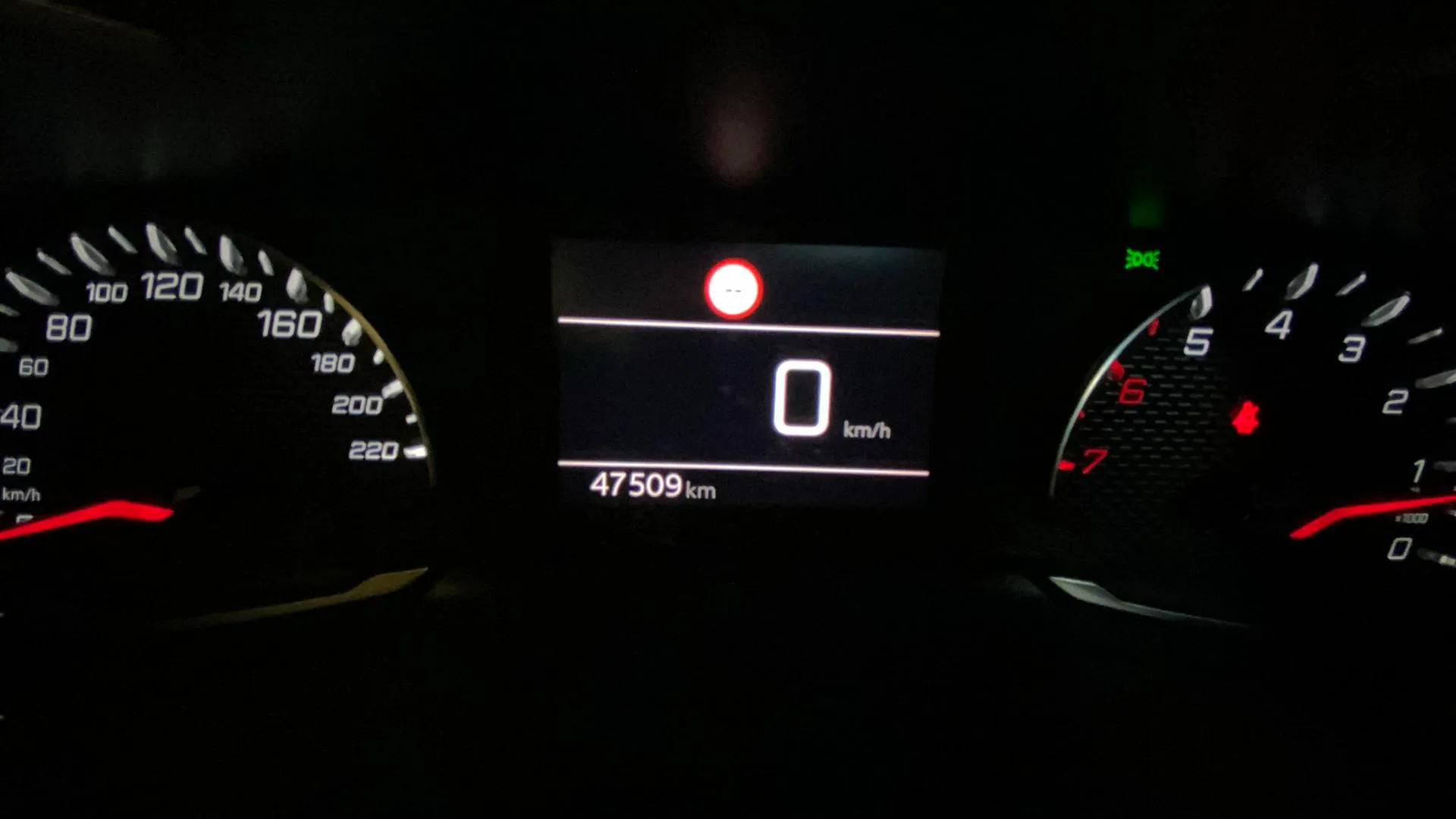 Peugeot 2008 Active BlueHDi 130 EAT8 - foto 16