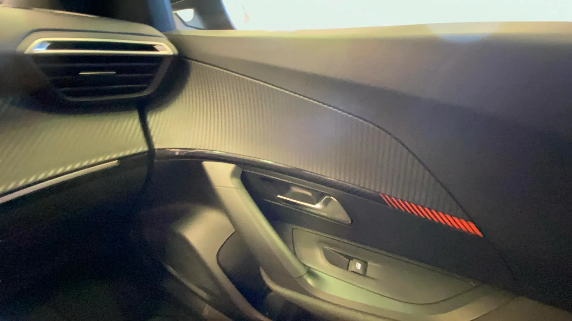 Peugeot 2008 Active BlueHDi 130 EAT8 - foto 33