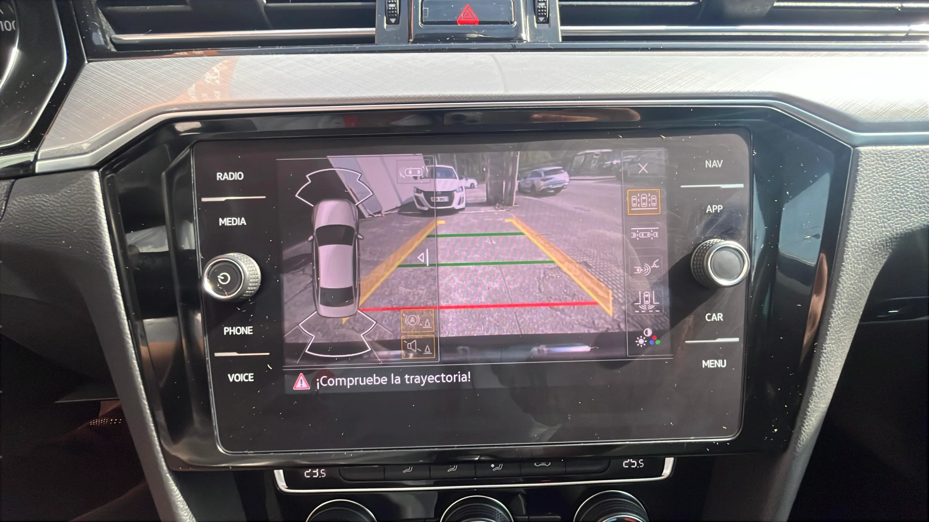 Volkswagen Passat Variant Executive 1.6 TDI DSG - foto 17