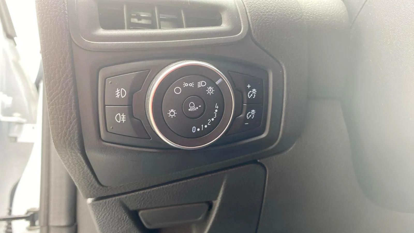 Ford Focus 1.0 EcoBoost -St.-St. Trend+ - foto 14
