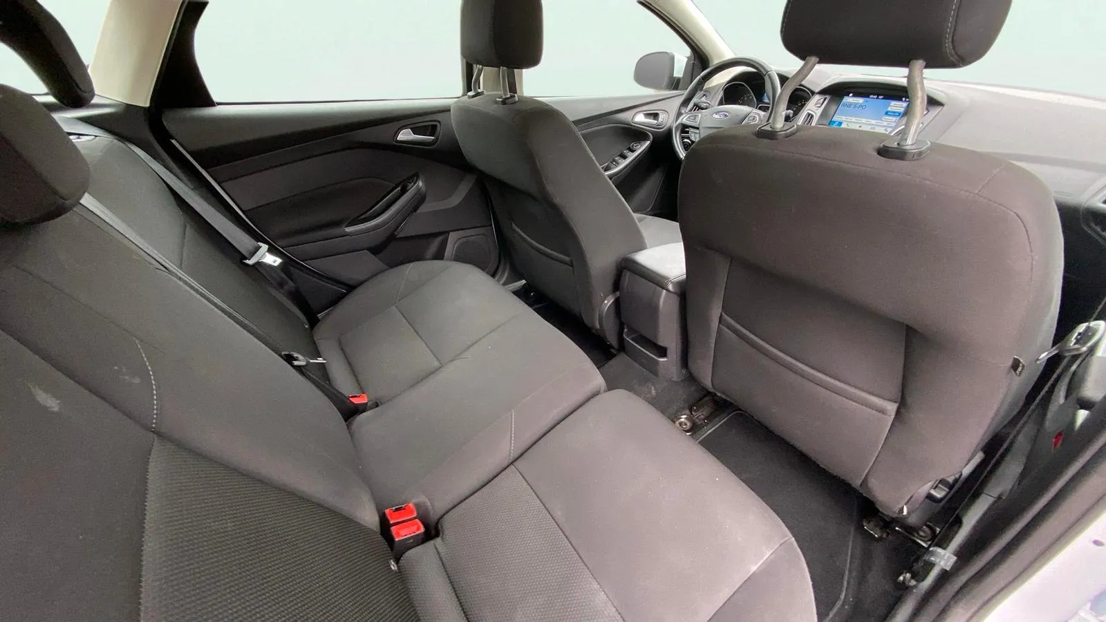 Ford Focus 1.0 EcoBoost -St.-St. Trend+ - foto 24