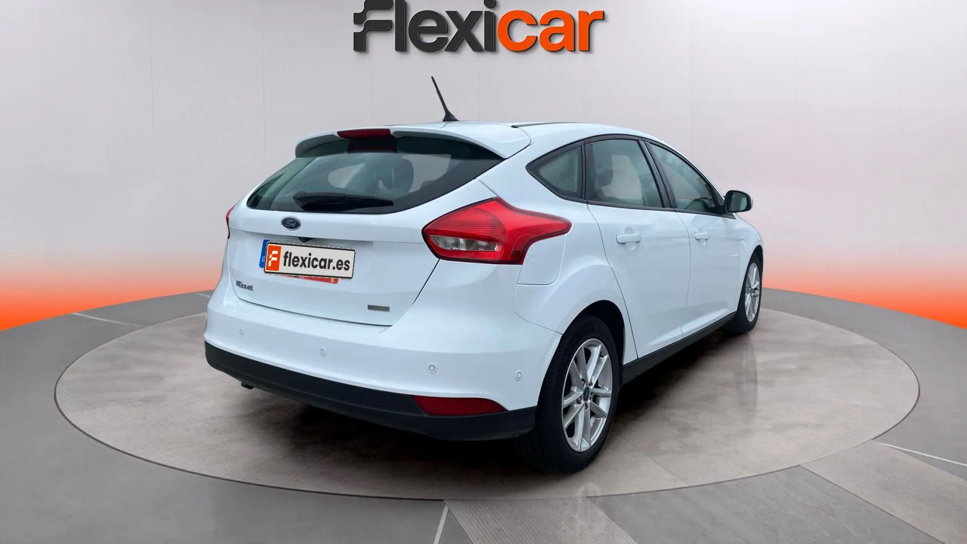 Ford Focus 1.0 EcoBoost -St.-St. Trend+ - foto 8