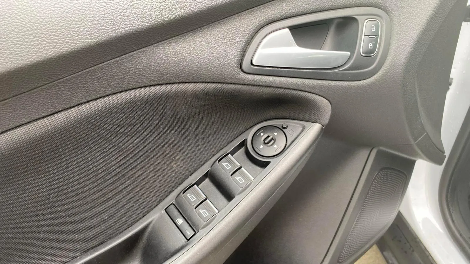 Ford Focus 1.0 EcoBoost -St.-St. Trend+ - foto 22