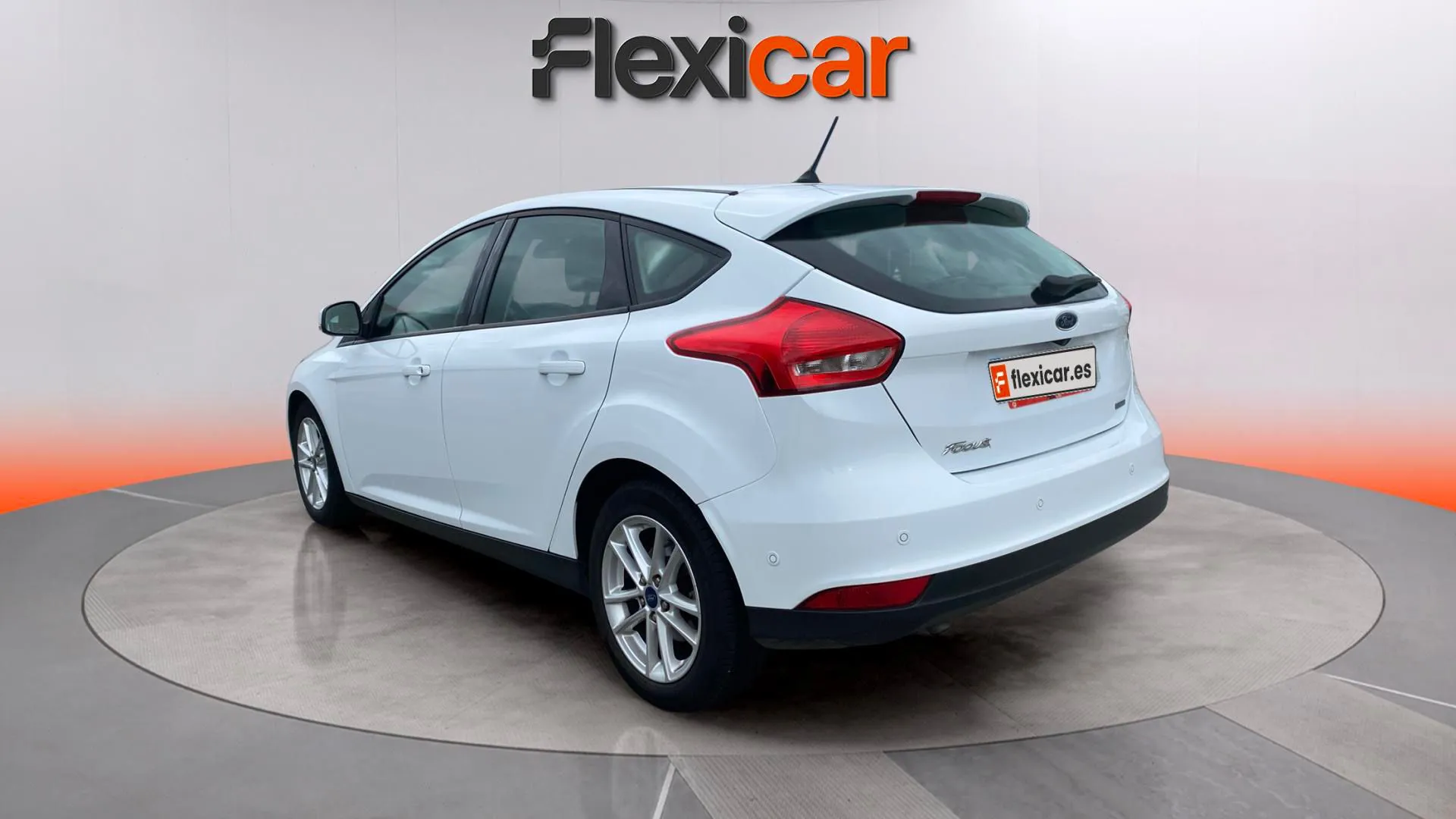 Ford Focus 1.0 EcoBoost -St.-St. Trend+ - foto 6