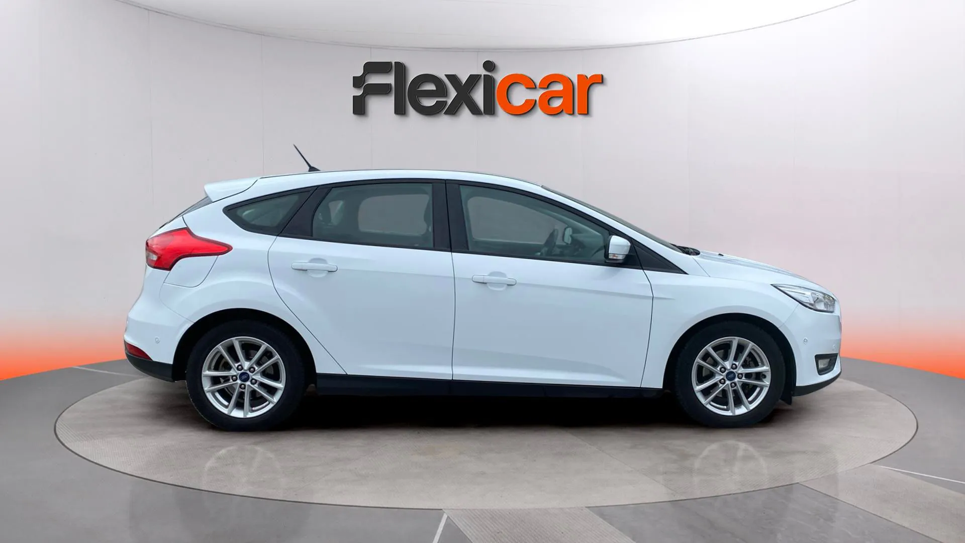 Ford Focus 1.0 EcoBoost -St.-St. Trend+ - foto 5
