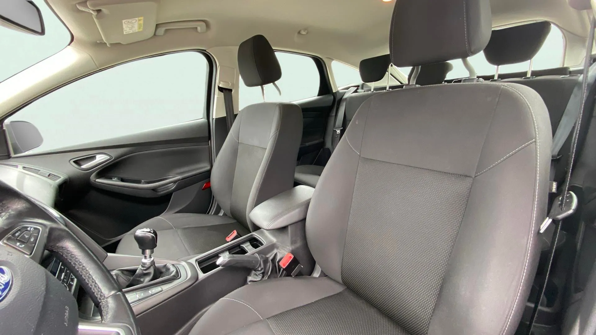 Ford Focus 1.0 EcoBoost -St.-St. Trend+ - foto 19