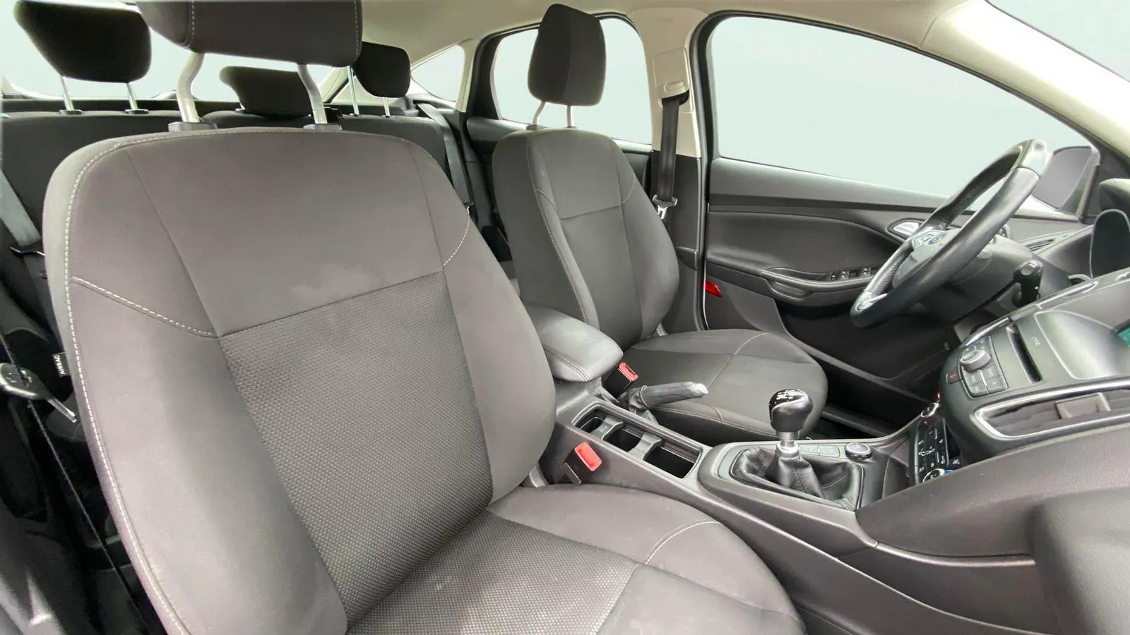 Ford Focus 1.0 EcoBoost -St.-St. Trend+ - foto 20