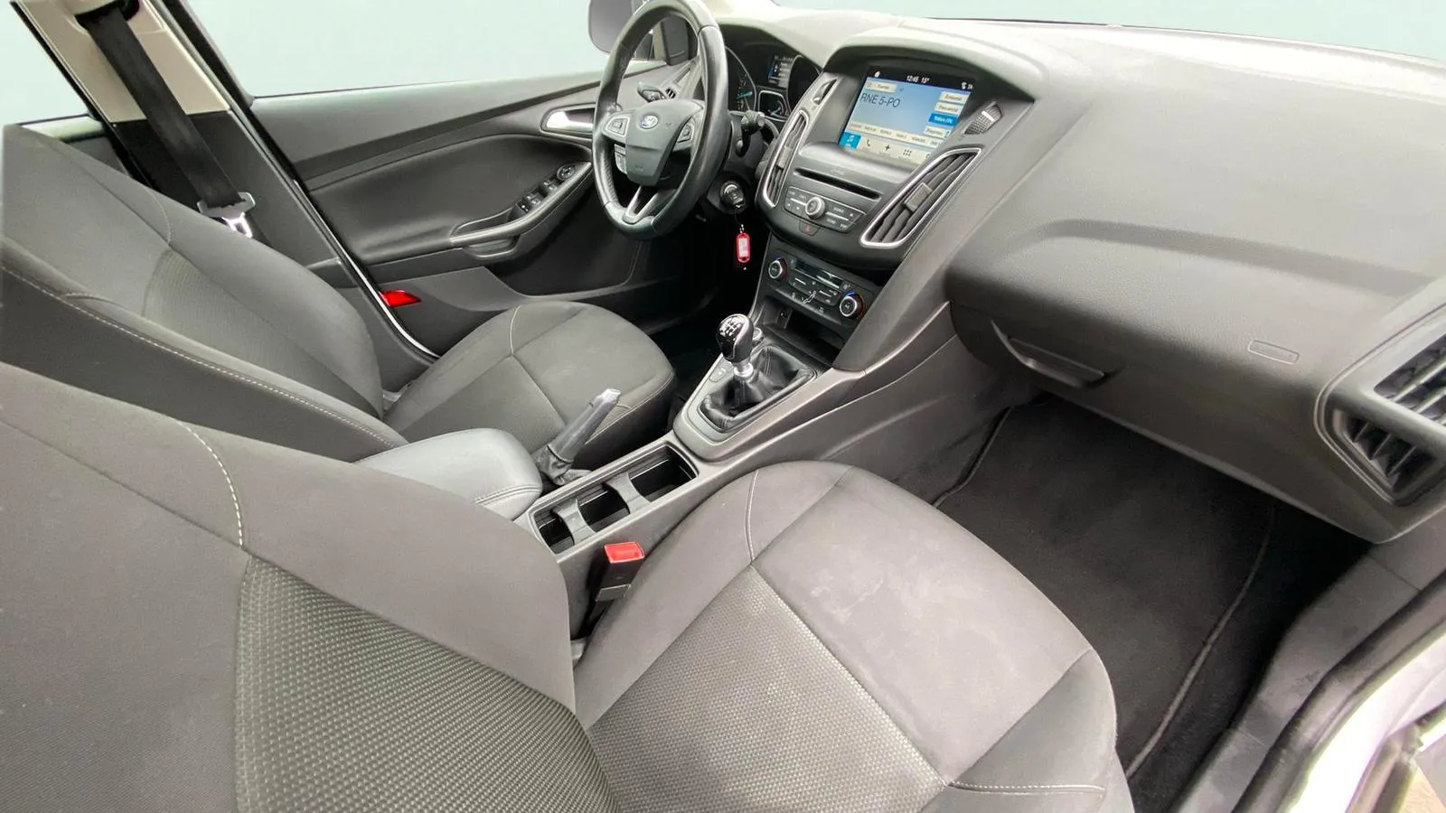 Ford Focus 1.0 EcoBoost -St.-St. Trend+ - foto 21