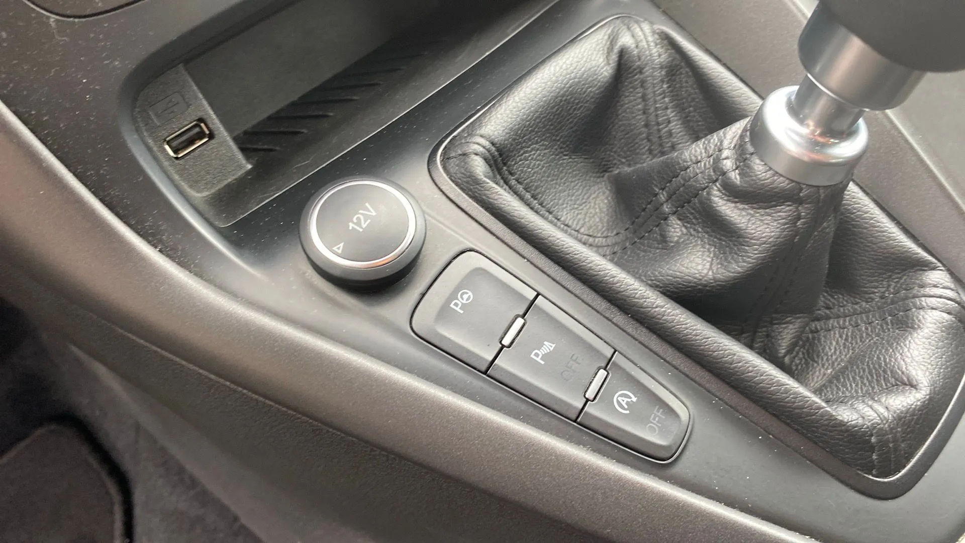 Ford Focus 1.0 EcoBoost -St.-St. Trend+ - foto 17