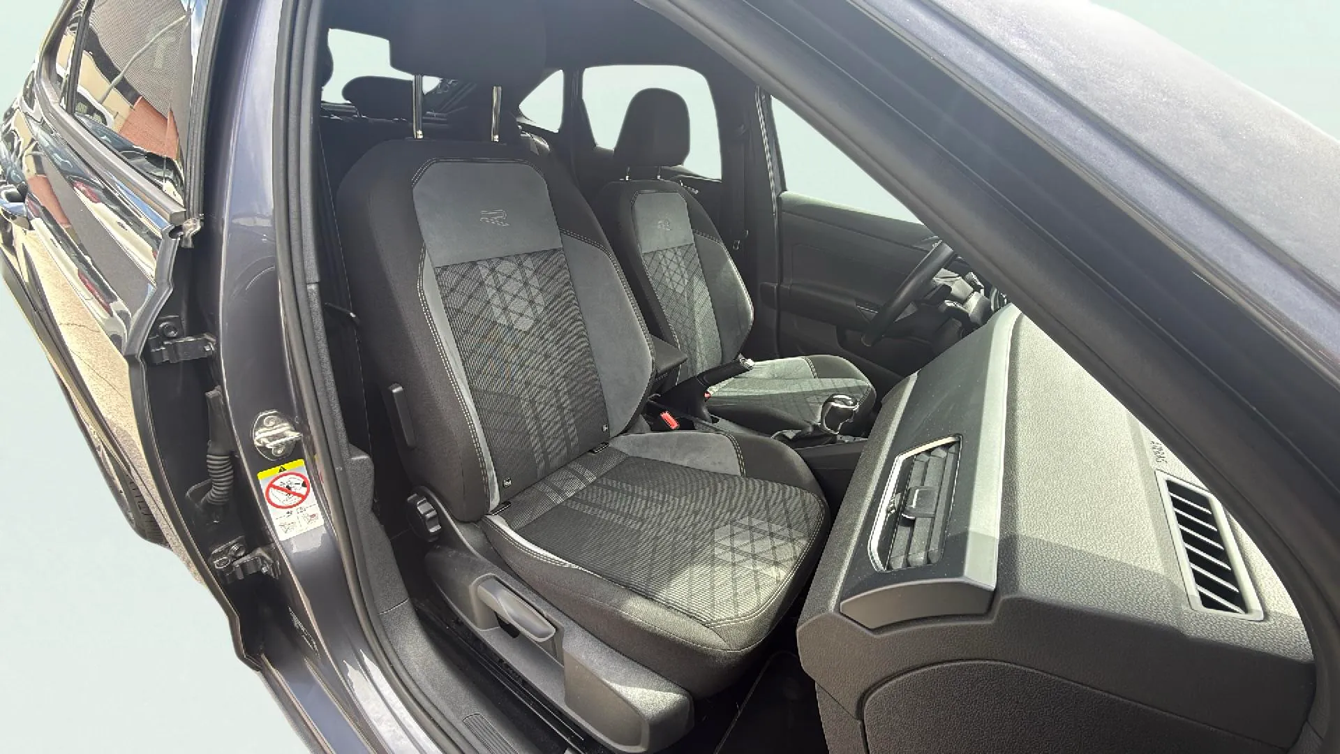 Volkswagen Taigo R-Line 1.0 TSI DSG - foto 12