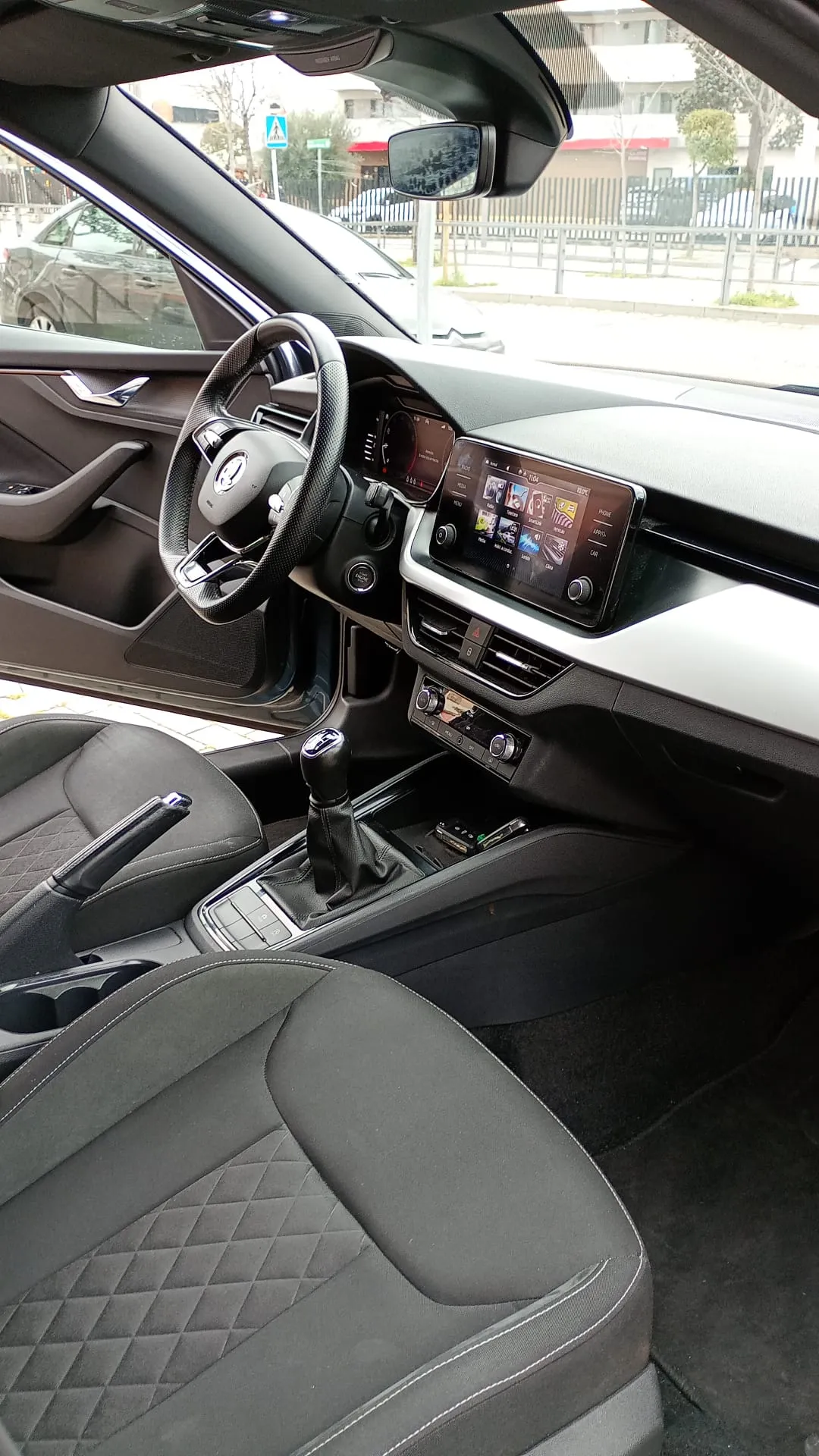 Škoda Kamiq 1.0 TSI Sport - foto 9