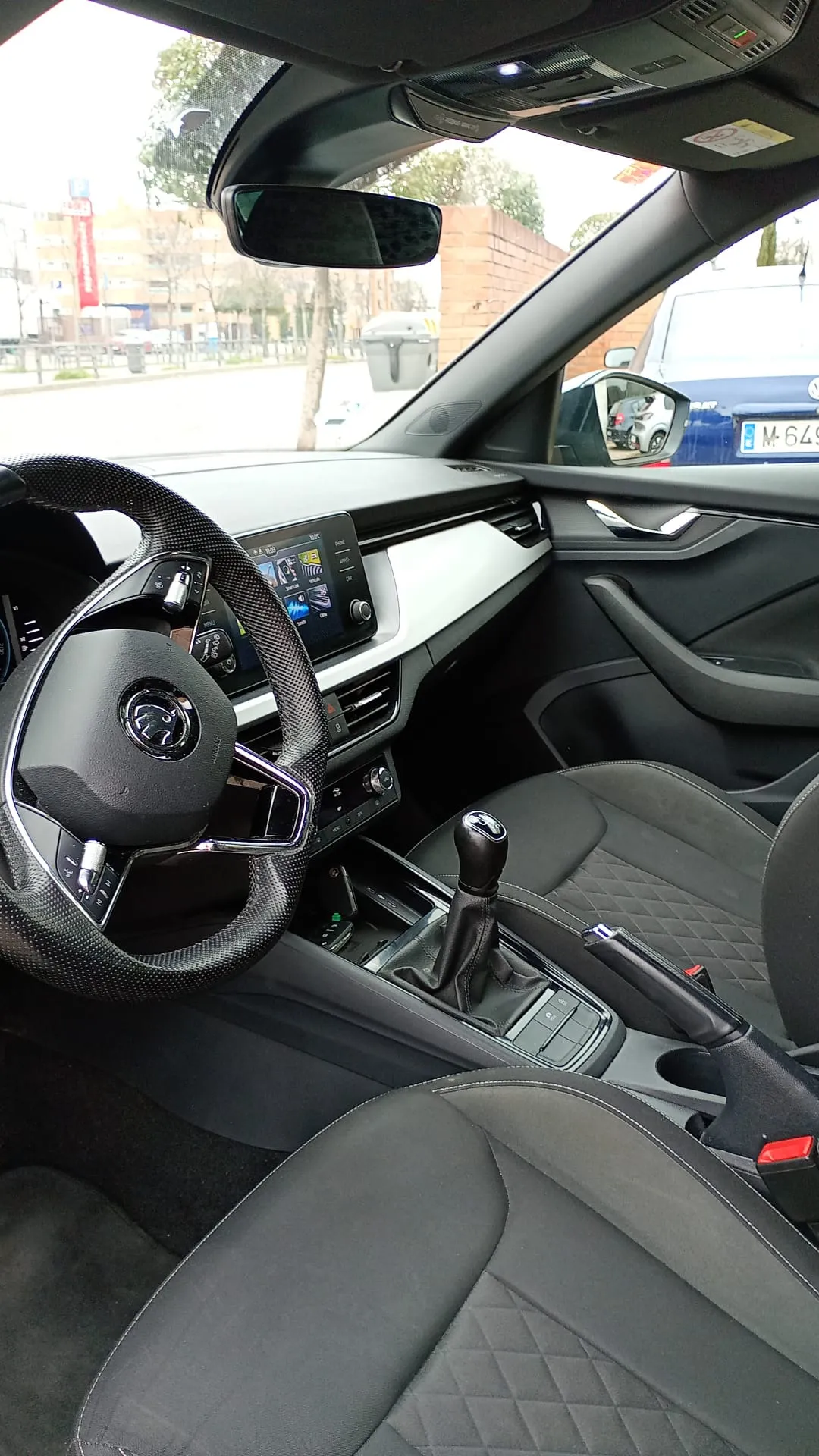 Škoda Kamiq 1.0 TSI Sport - foto 13