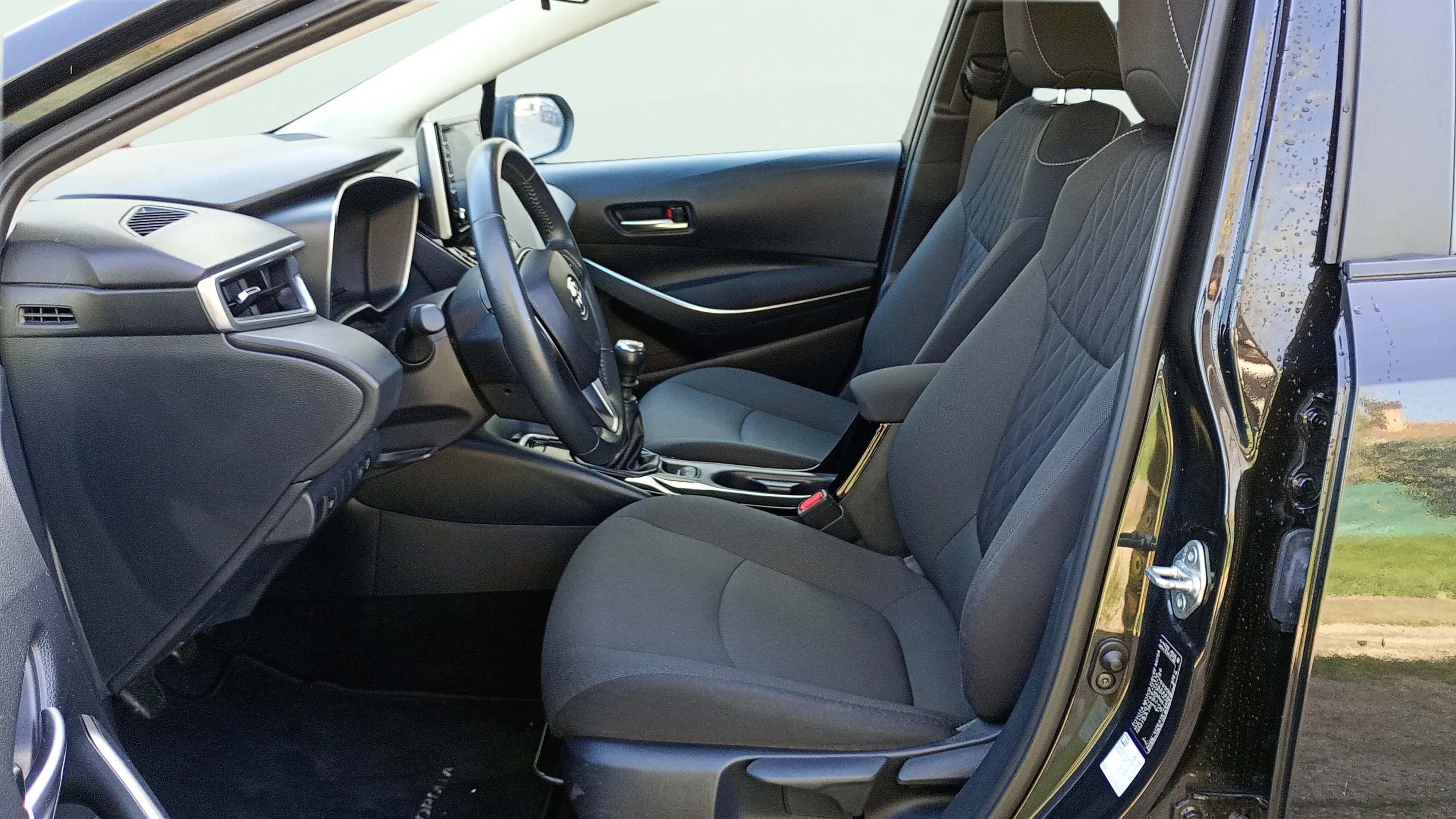 Toyota Corolla 1.5 Active - foto 24