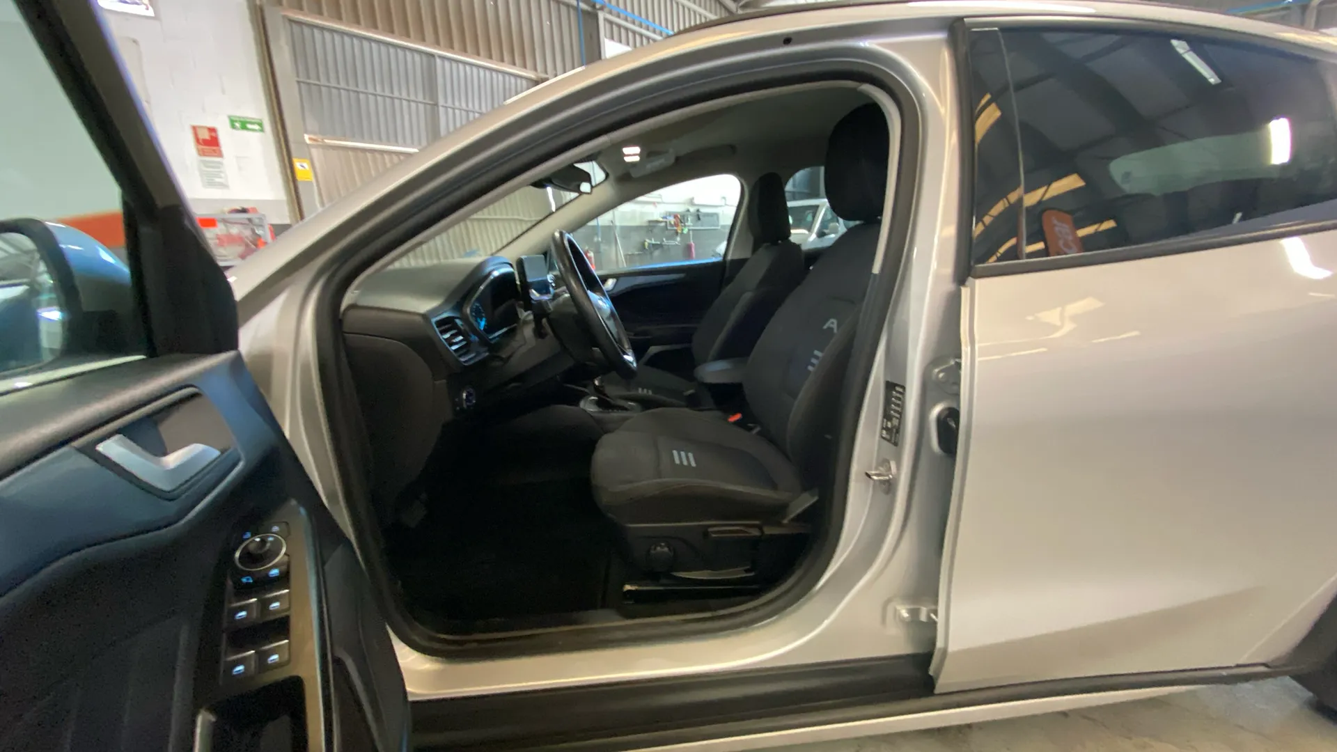 Ford Focus 1.0 EcoBoost MHEV Active X - foto 10