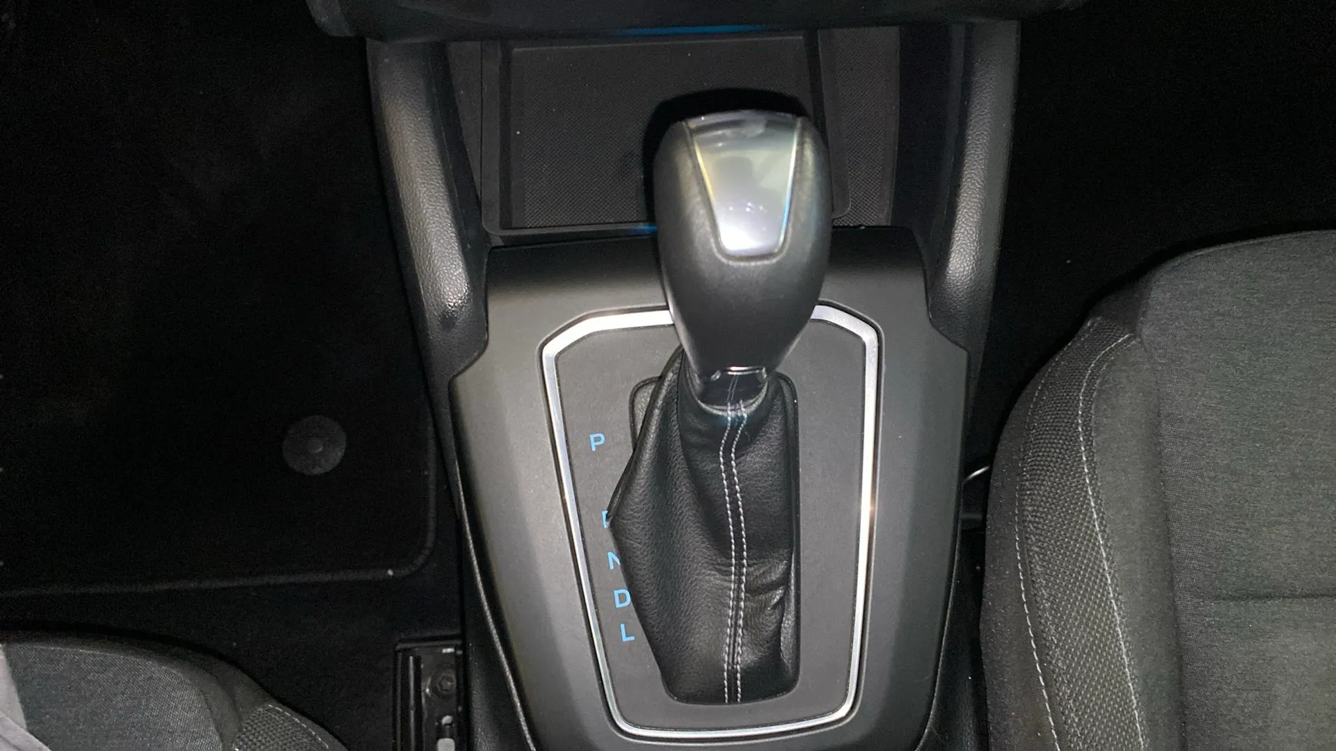 Ford Focus 1.0 EcoBoost MHEV Active X - foto 22