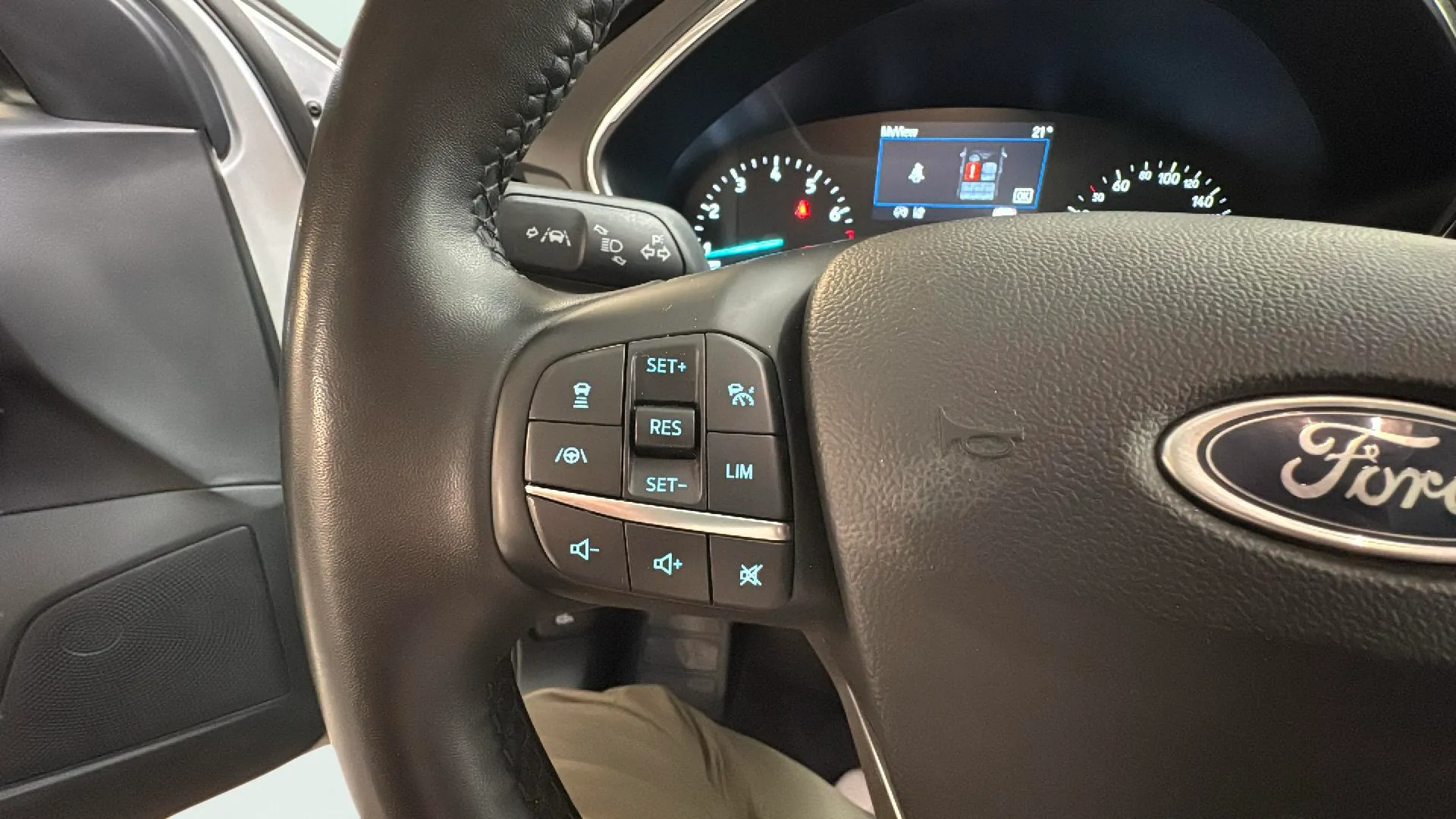 Ford Focus 1.0 EcoBoost MHEV Active - foto 13