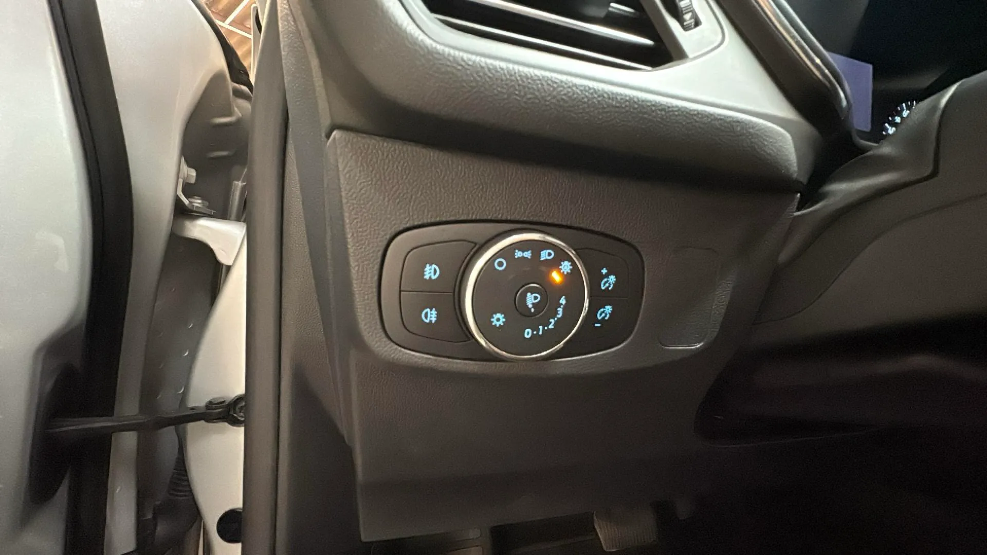 Ford Focus 1.0 EcoBoost MHEV Active - foto 12