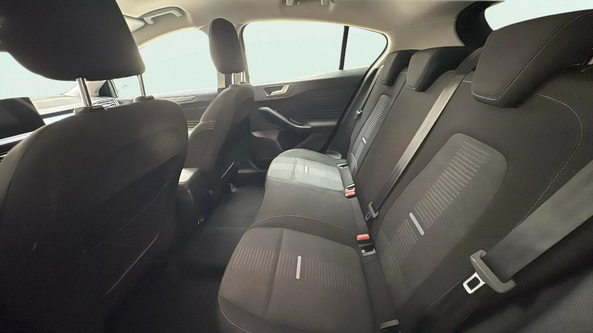 Ford Focus 1.0 EcoBoost MHEV Active - foto 7