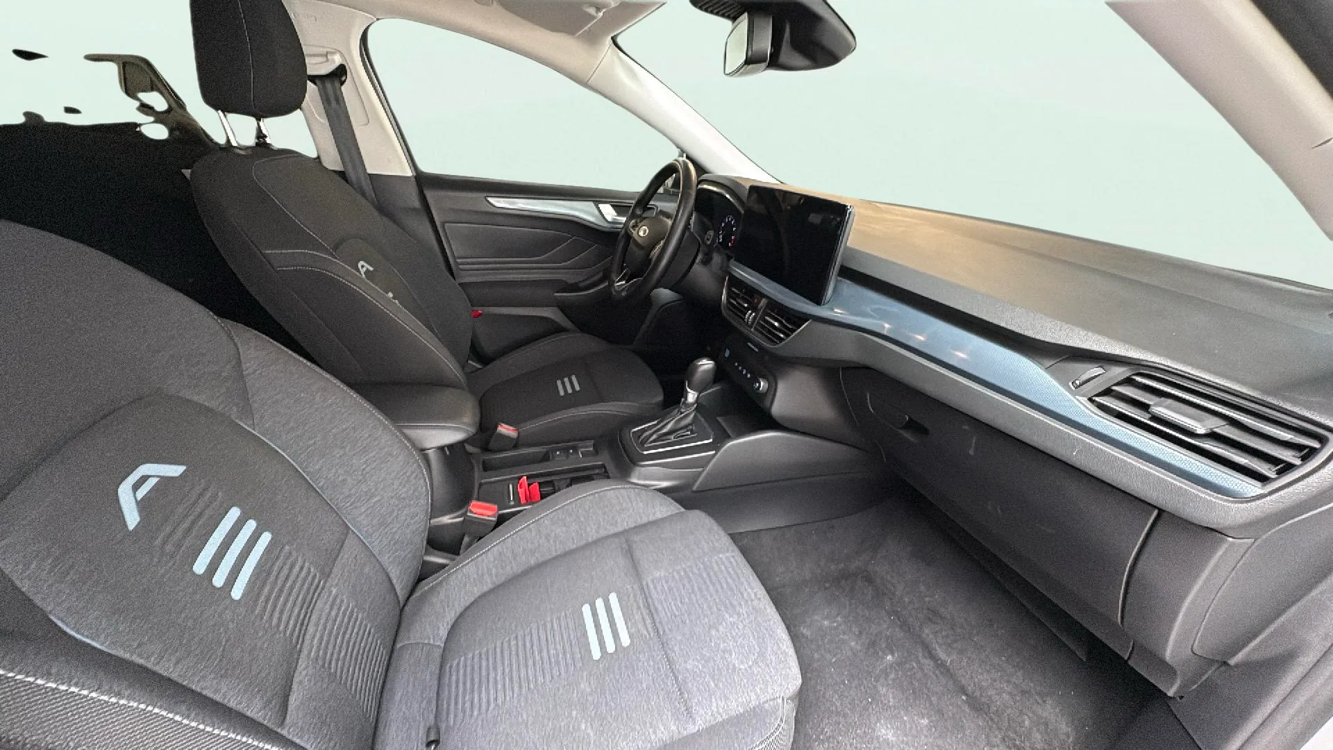 Ford Focus 1.0 EcoBoost MHEV Active - foto 11