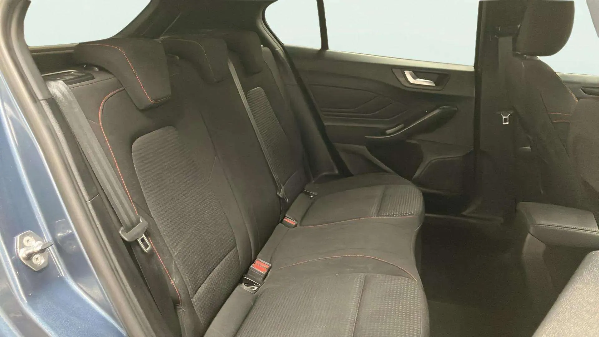 Ford Focus 1.0 EcoBoost MHEV ST-Line - foto 13