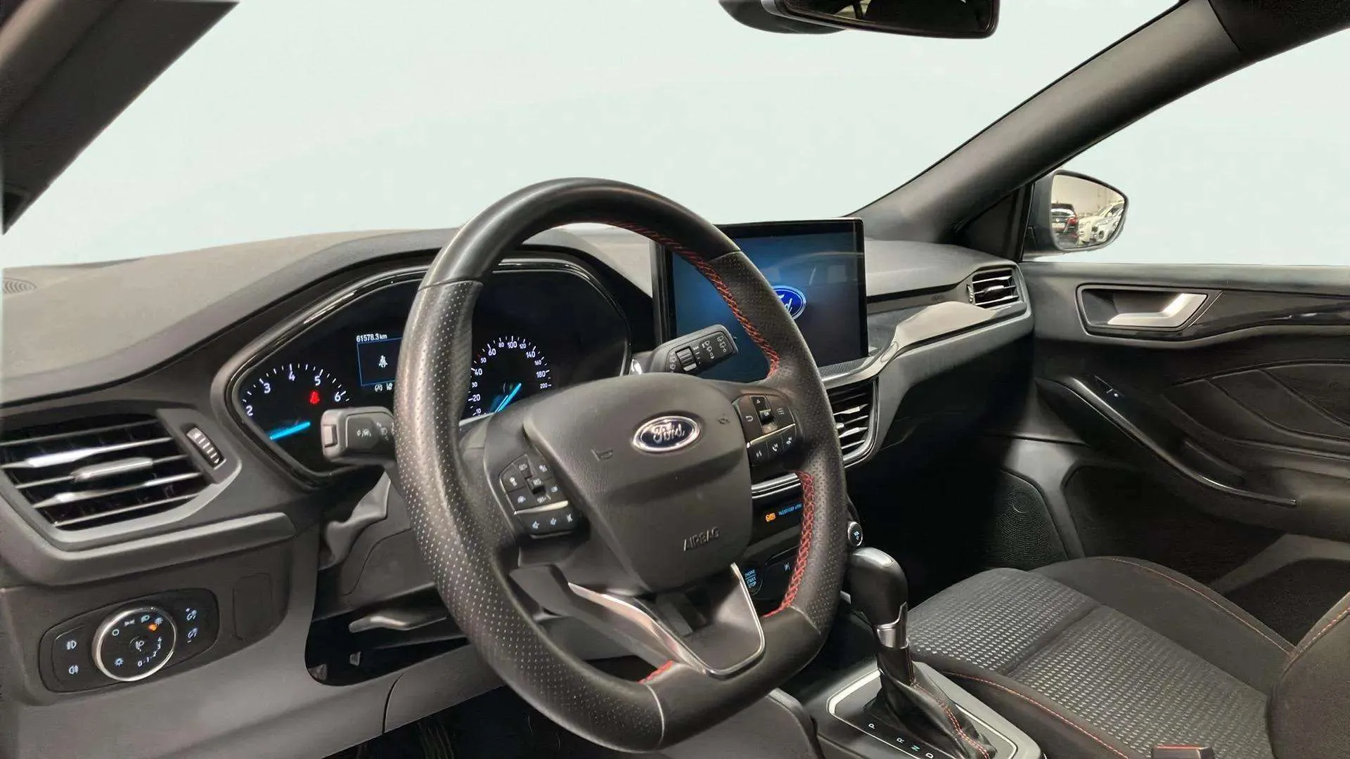 Ford Focus 1.0 EcoBoost MHEV ST-Line - foto 9