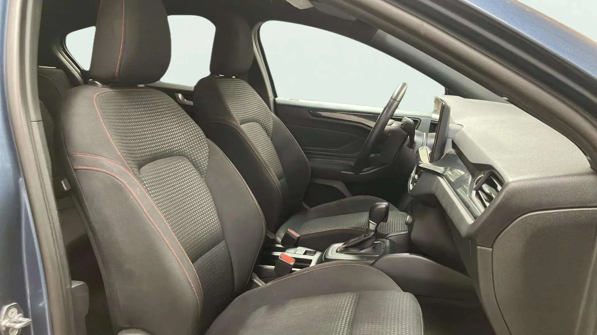 Ford Focus 1.0 EcoBoost MHEV ST-Line - foto 14