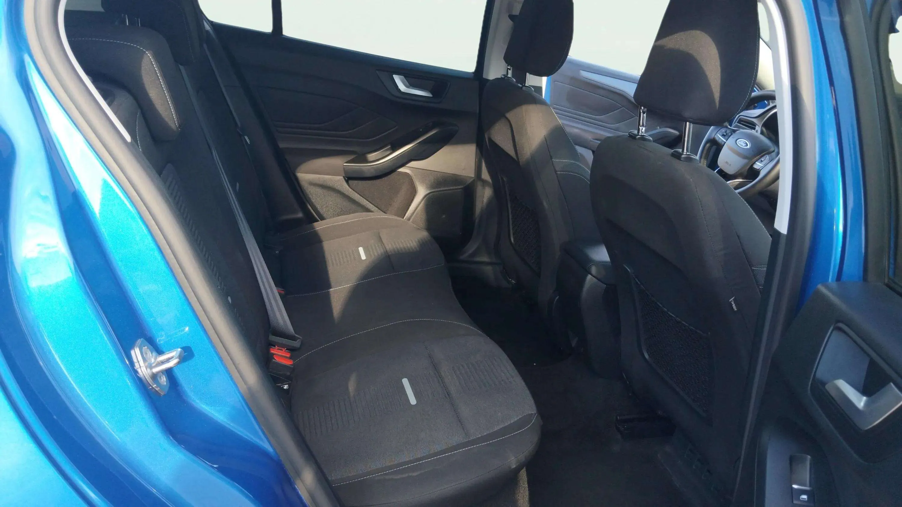 Ford Focus 1.0 EcoBoost MHEV Active - foto 8