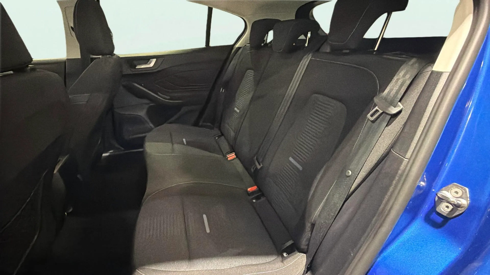 Ford Focus 1.0 EcoBoost MHEV Active - foto 17