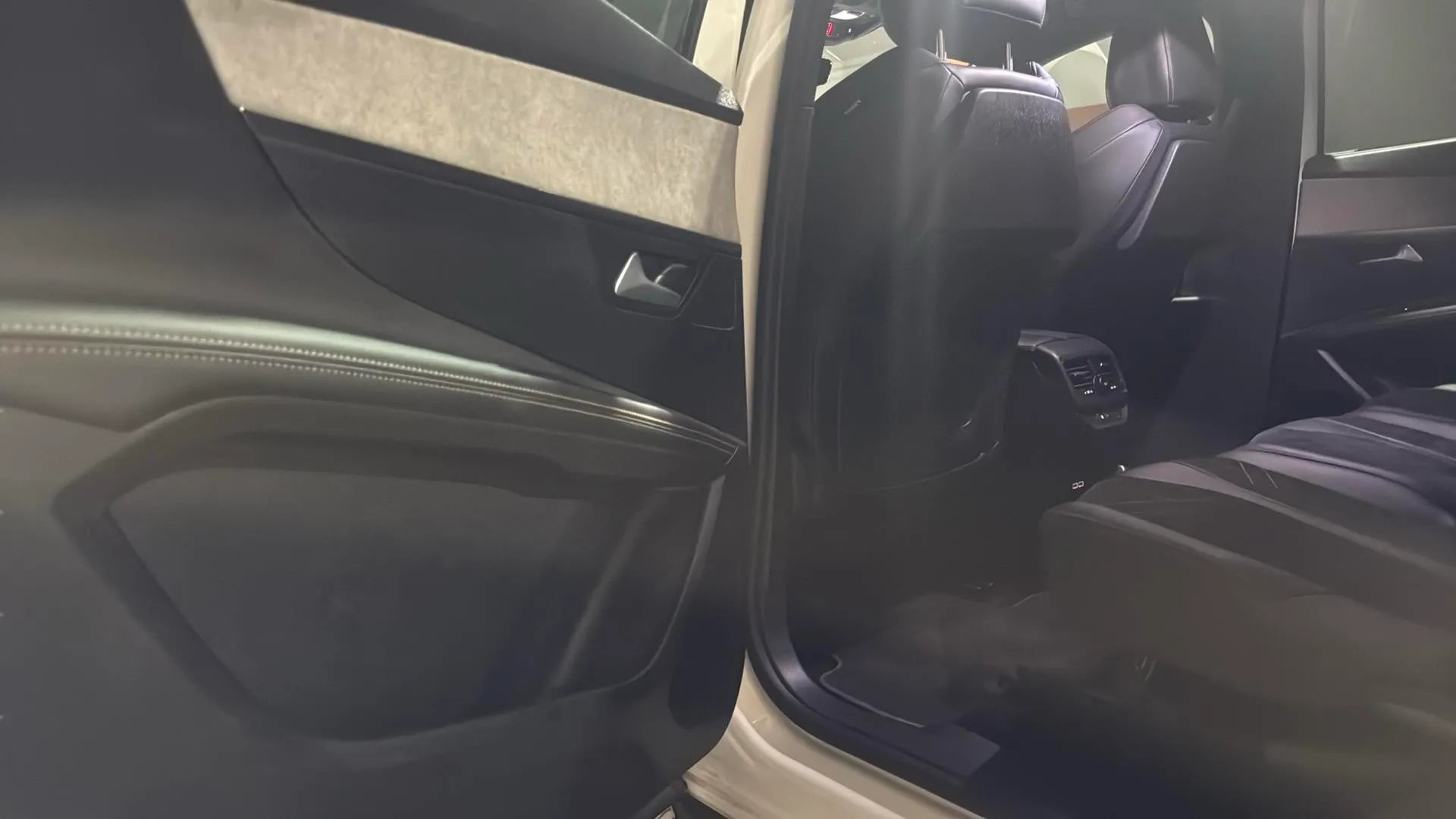 Peugeot 5008 1.5 BlueHDi GT EAT8 - foto 17