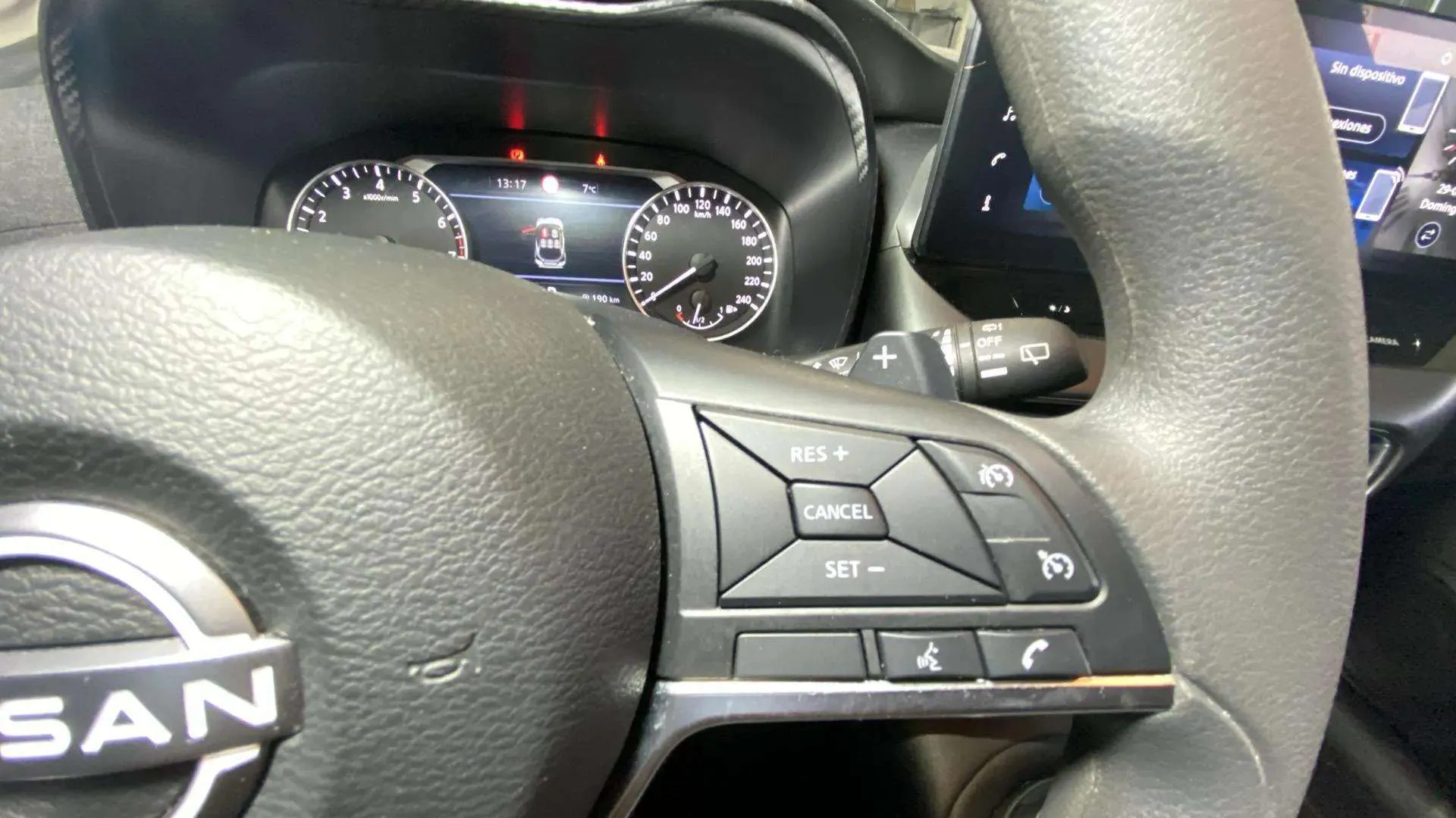 Nissan Juke DIG-T 6M/T Acenta - foto 23