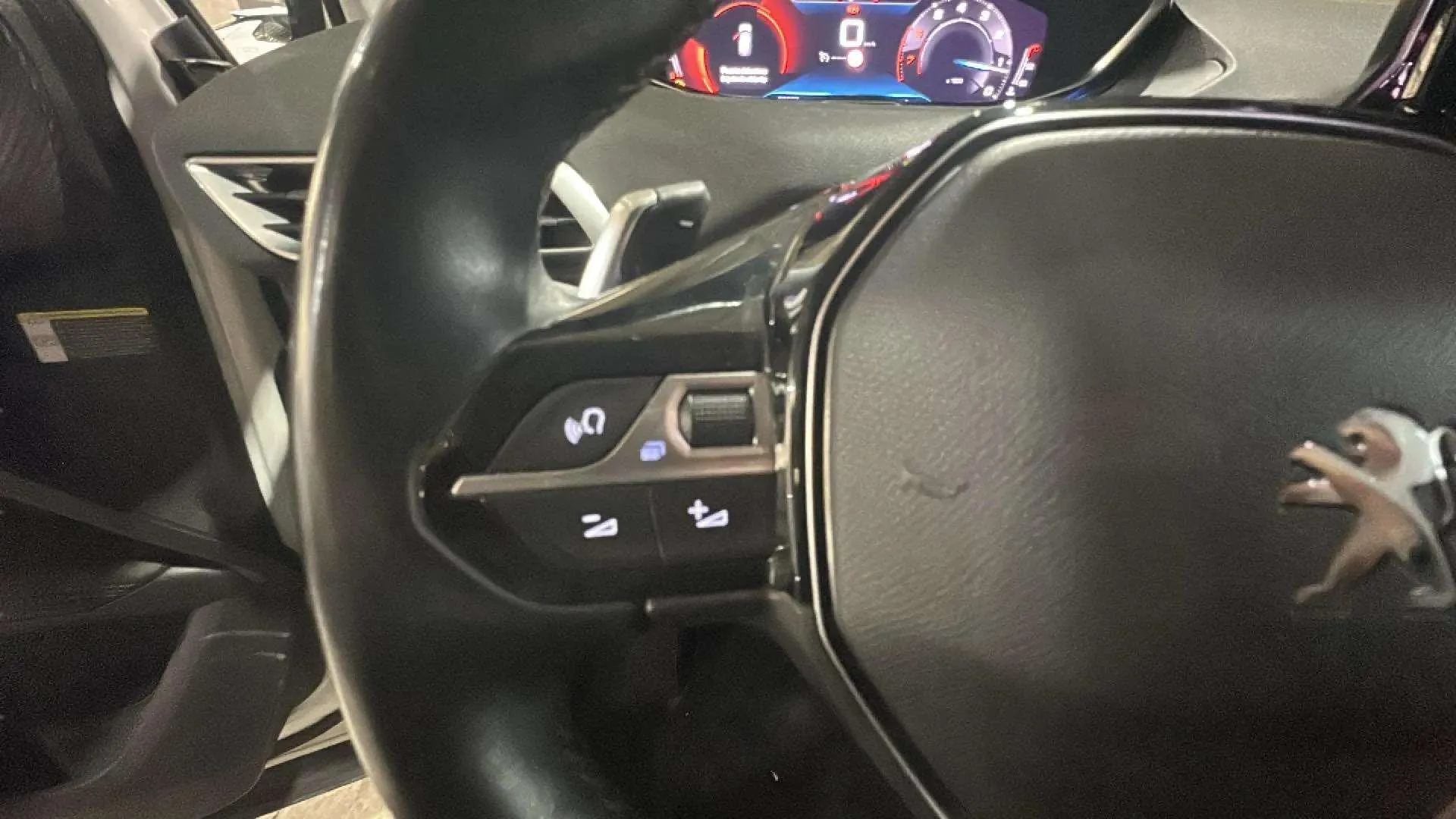 Peugeot 3008 1.2 PureTech Allure Pack EAT8 - foto 14