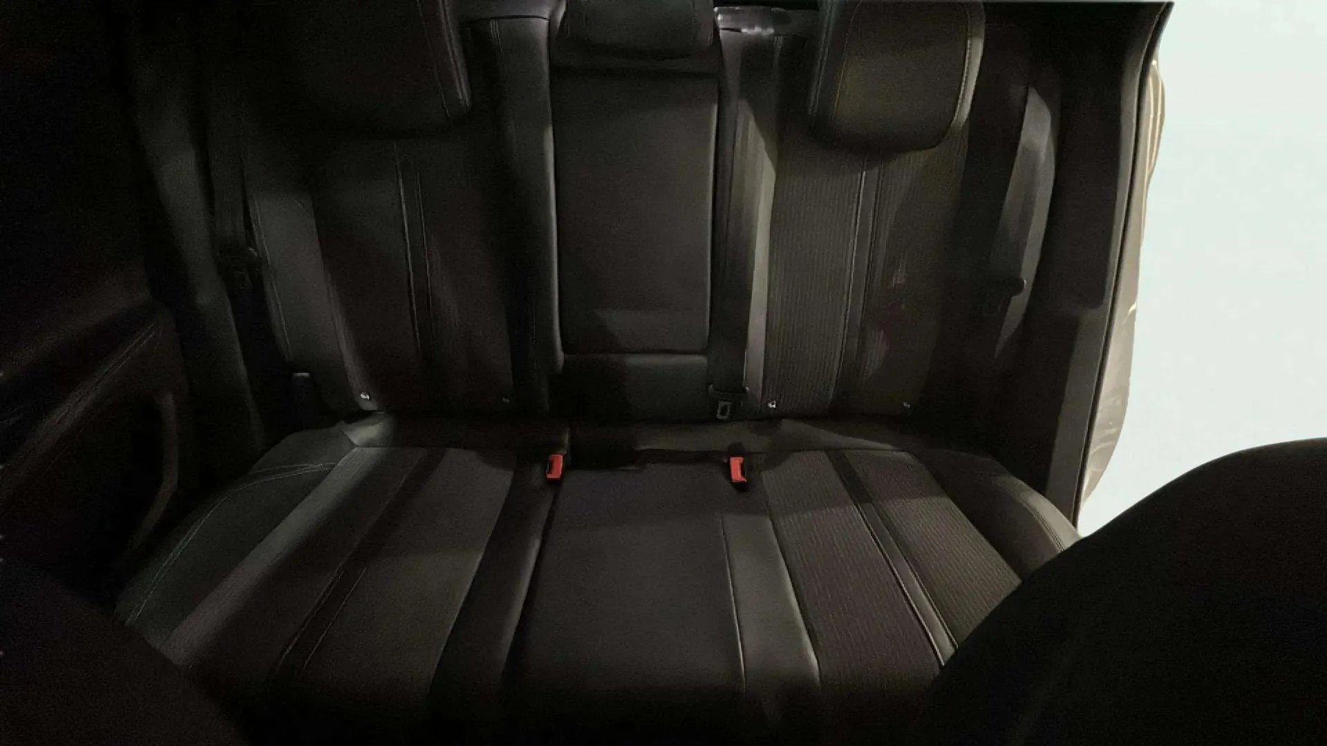 Peugeot 3008 1.2 PureTech Allure Pack EAT8 - foto 21