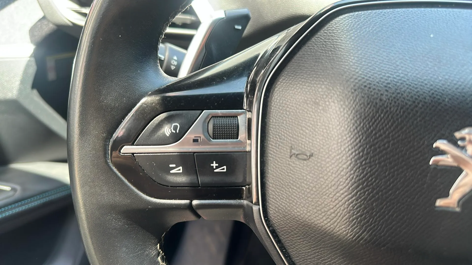Peugeot 3008 1.5 BlueHDi Allure Pack EAT8 - foto 13