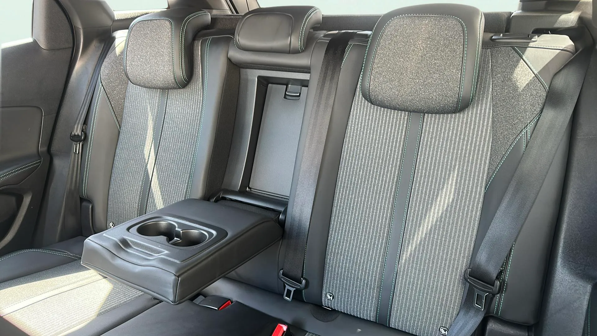 Peugeot 3008 1.5 BlueHDi Allure Pack EAT8 - foto 20