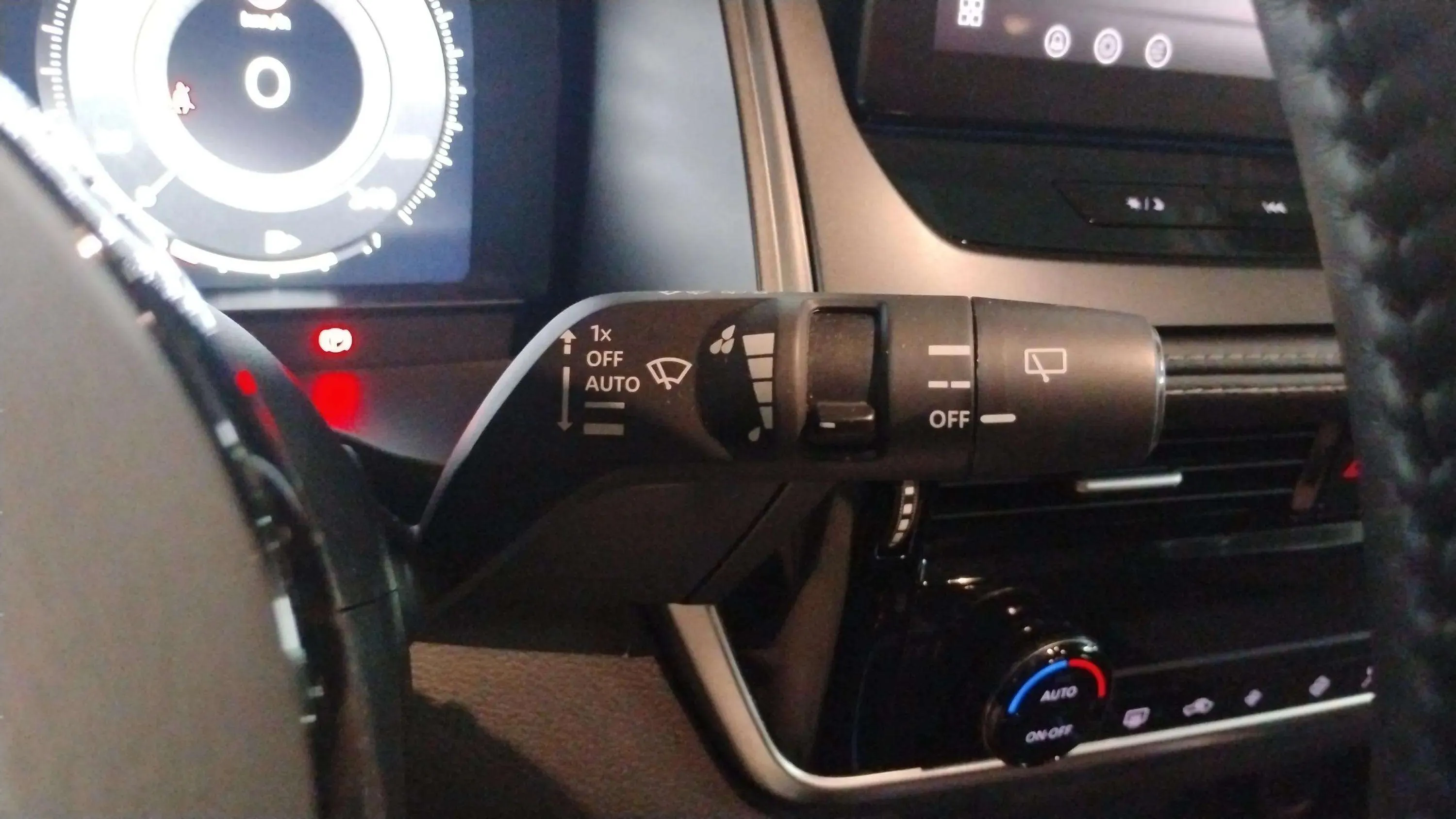 Nissan Qashqai DIG-T N-Connecta - foto 9